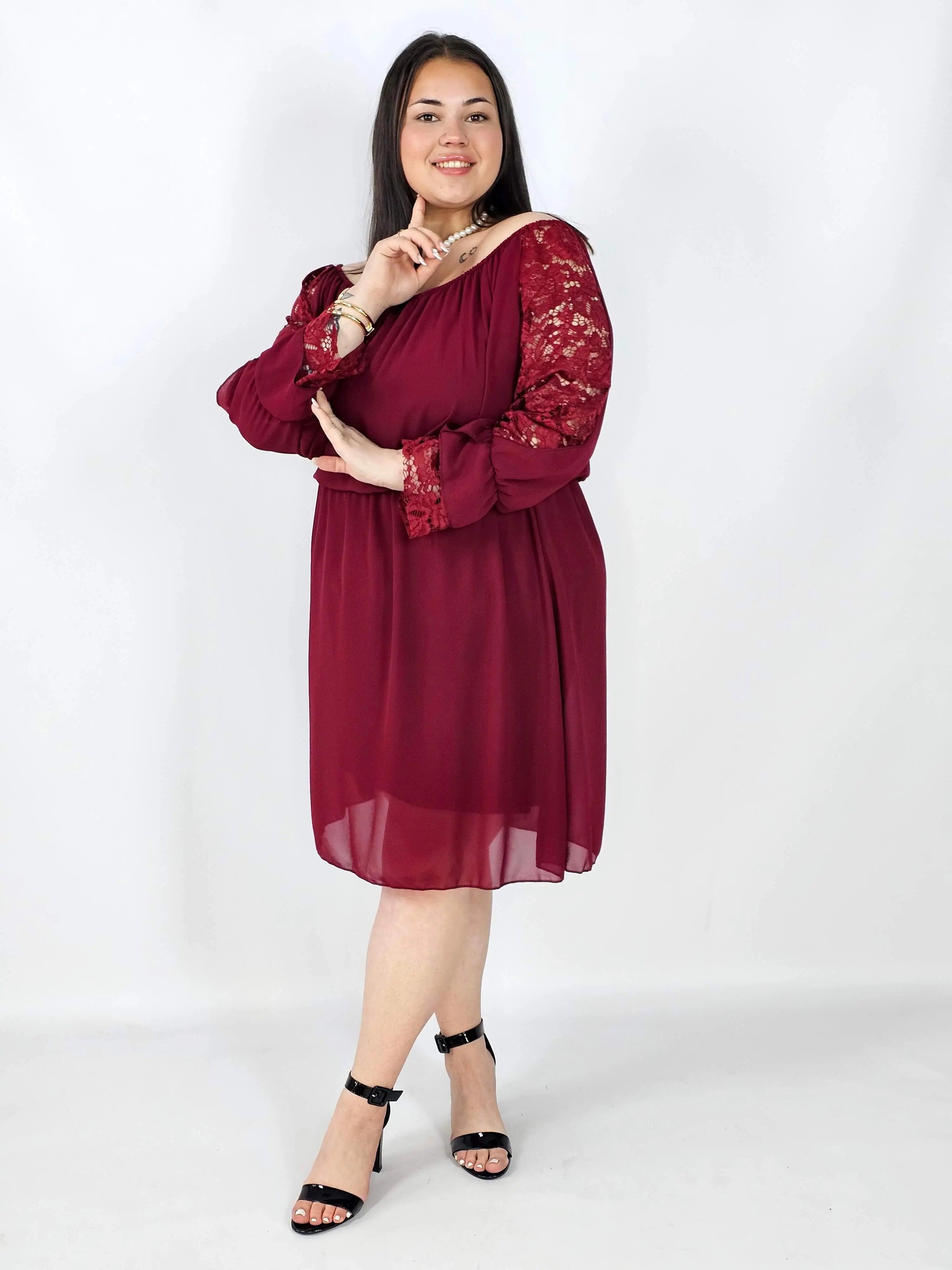 Sukienka Plus Size z koronkowymi rękawami - Hiszpanka Stylowa XL