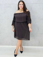 Brązowa sukienka hiszpanka midi z koronką – Stylowa XL całość na modelce 