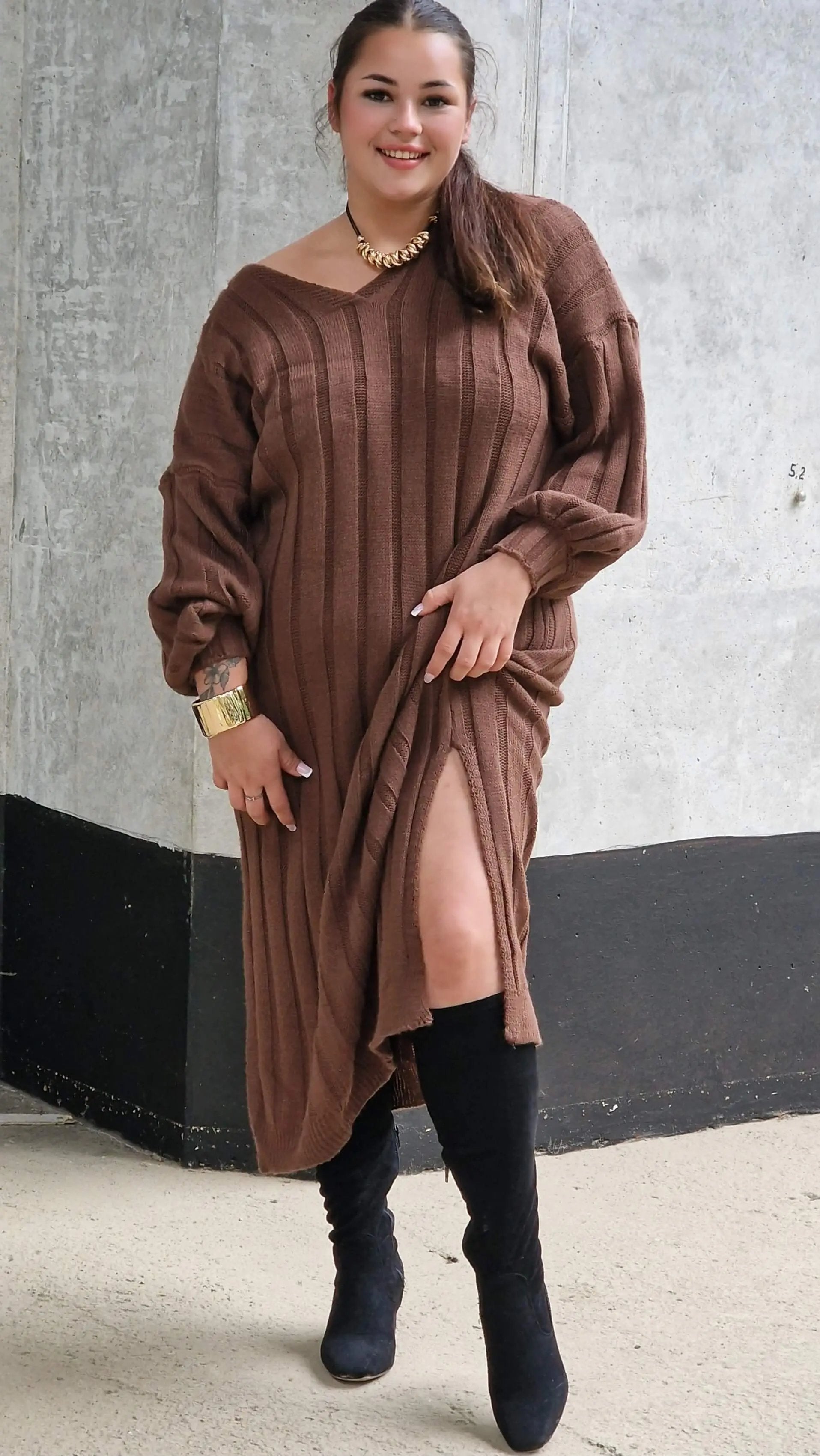 Sukienka Swetrowa z Dekoltem w Serek Stylowa XL