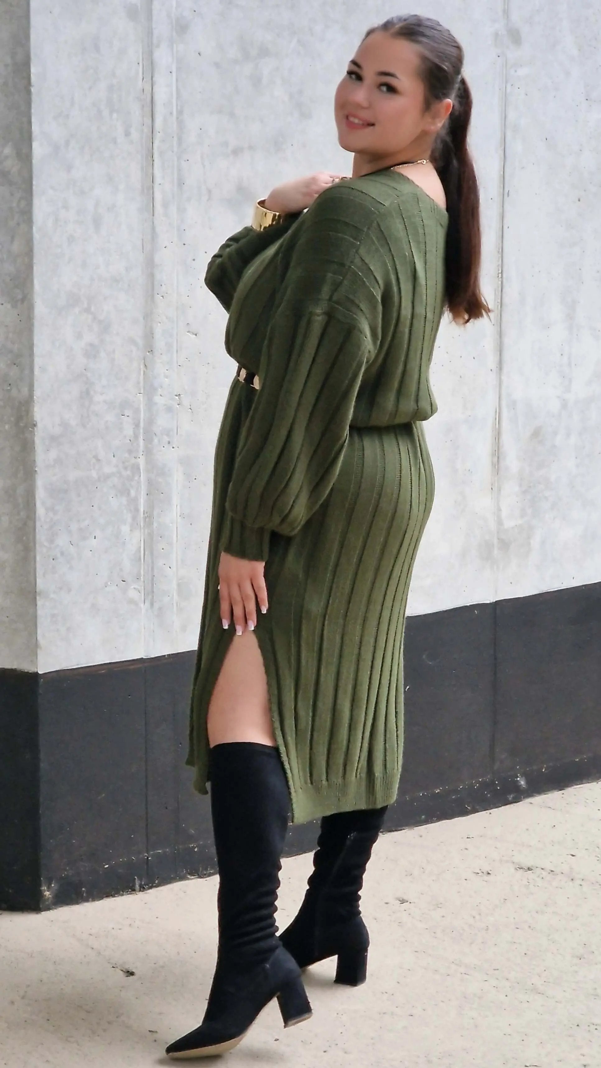 Sukienka Swetrowa z Dekoltem w Serek Stylowa XL