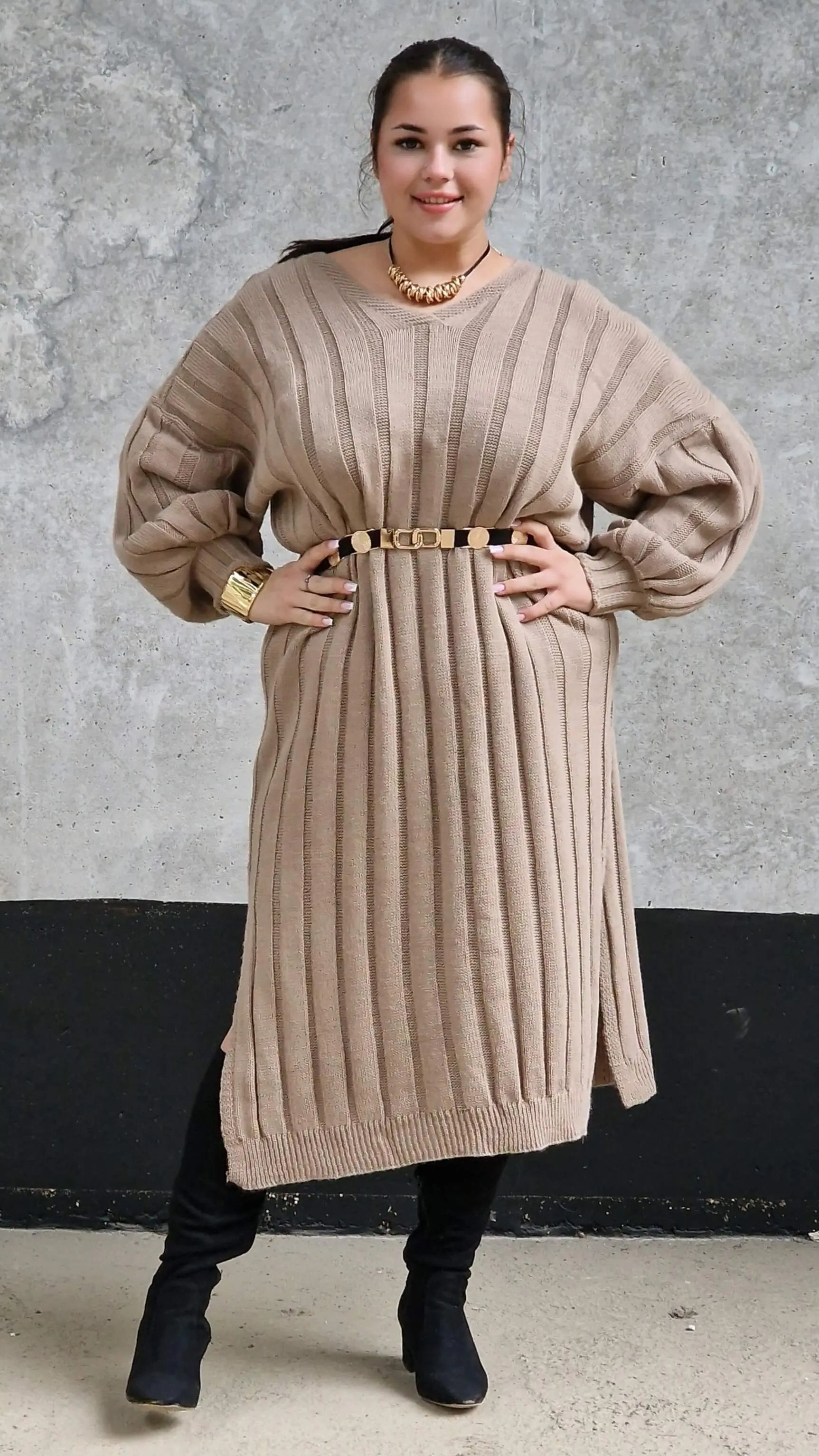 Sukienka Swetrowa z Dekoltem w Serek Stylowa XL