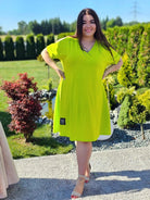 Sukienka basic z wycięciem na ramionach Stylowa XL