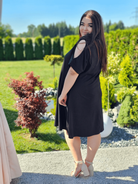 Sukienka basic z wycięciem na ramionach Stylowa XL