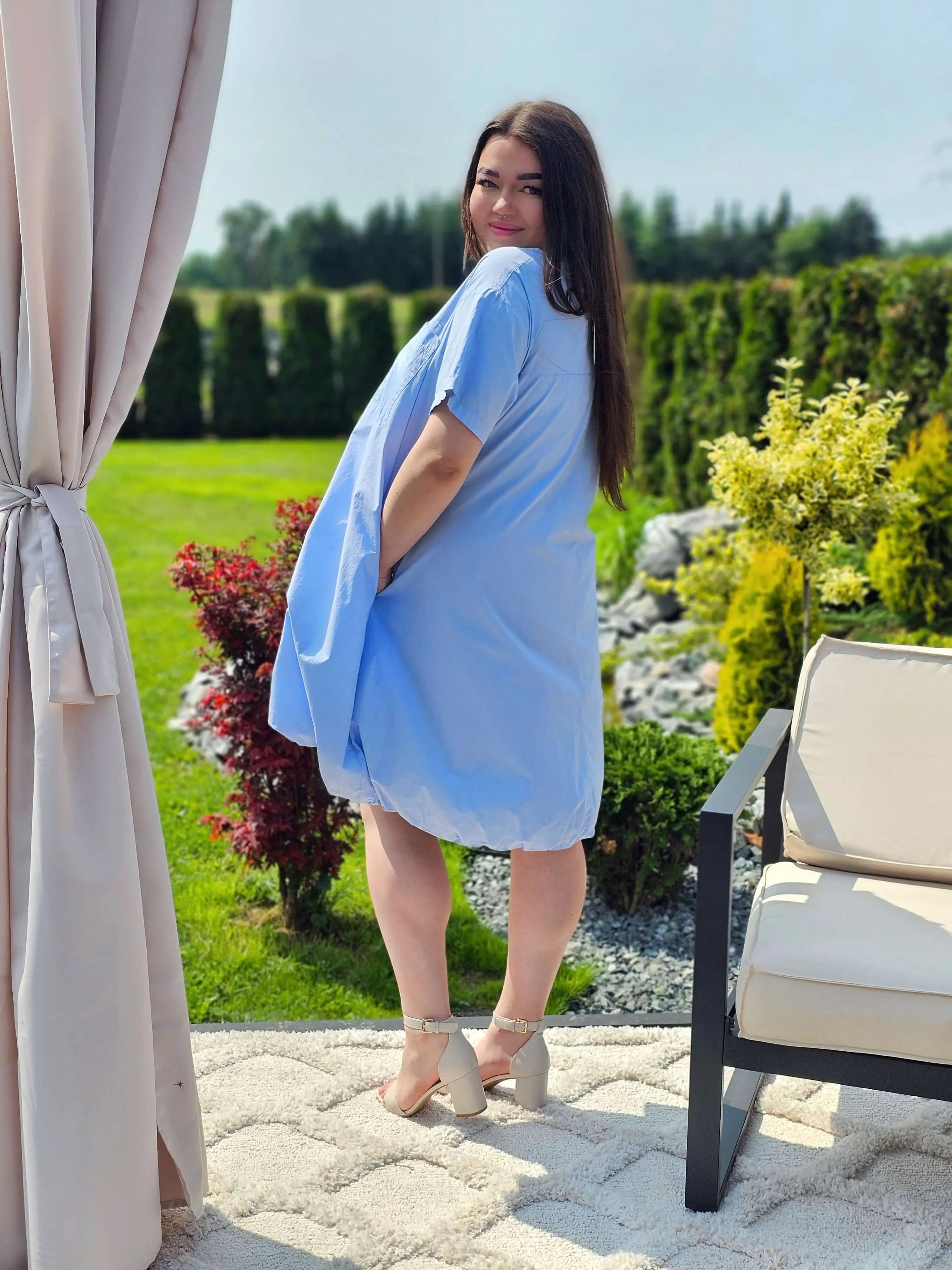 Sukienka bawełna z krótkim rękawem i ozdobna kieszonka z przodu. Stylowa XL