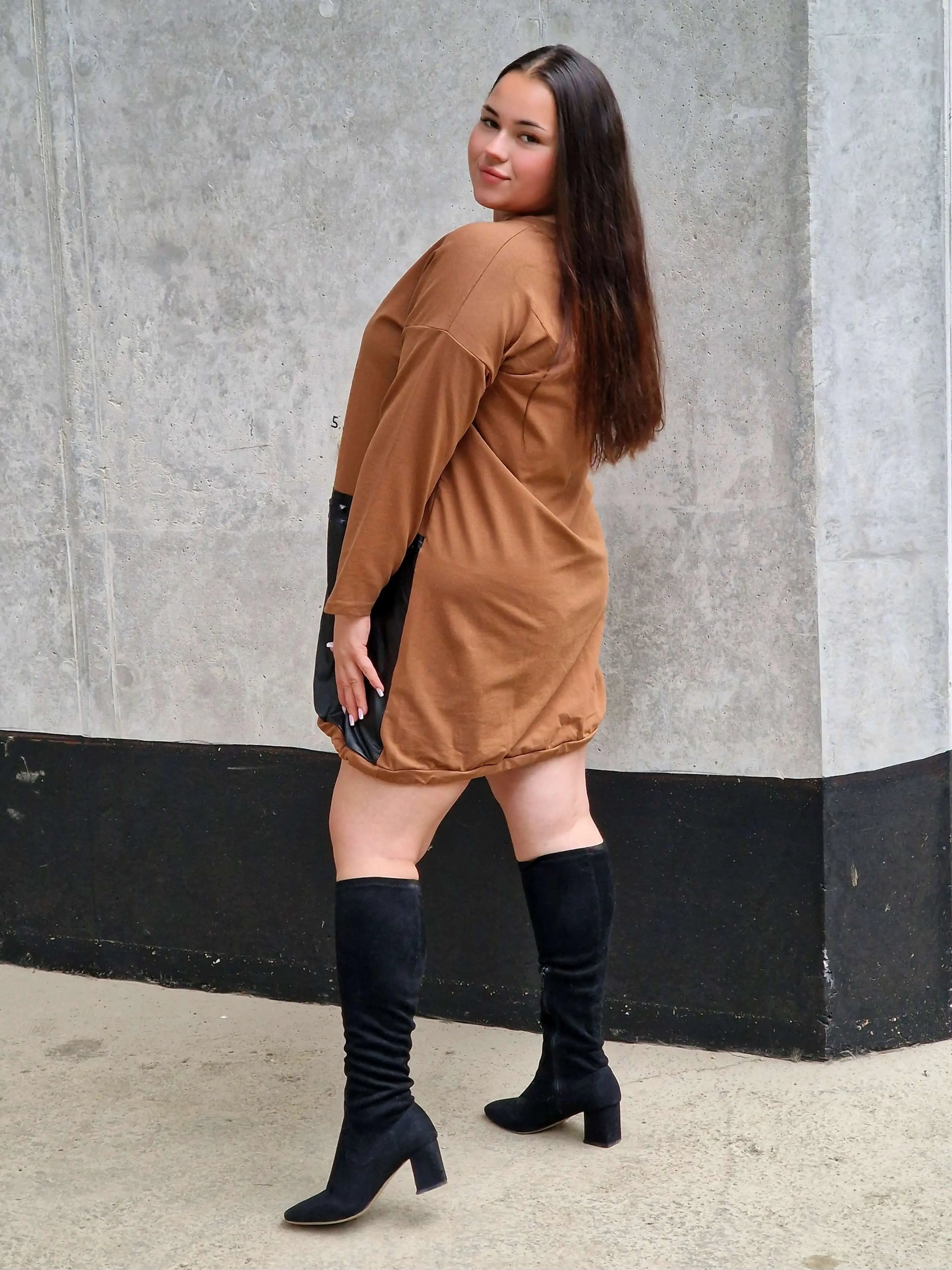 Sukienka bawełniana z wstawka eco skóry  na przodzie Stylowa XL