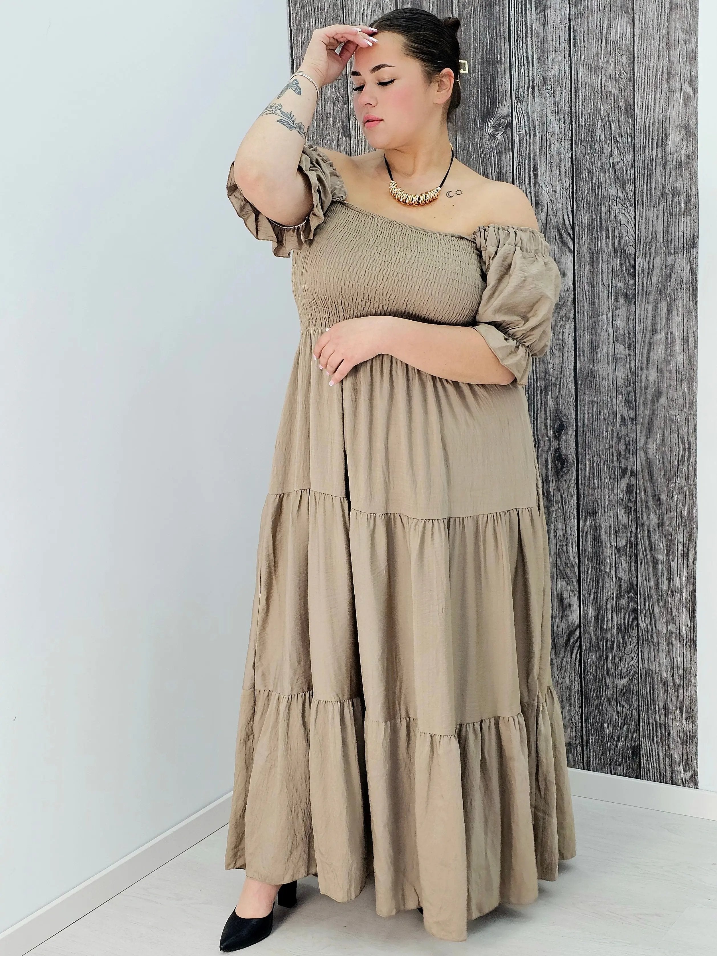 Sukienka boho maxi z falbanami Stylowa XL