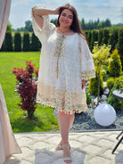 Sukienka boho z koronką i zdobieniami Stylowa XL