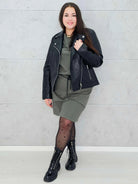 Sukienka dresowa z wiązaniem w talii – moda dla kobiet plus size Stylowa XL