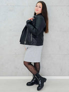 Sukienka dresowa z wiązaniem w talii – moda dla kobiet plus size Stylowa XL