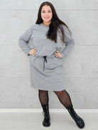 Sukienka dresowa z wiązaniem w talii – moda dla kobiet plus size Stylowa XL