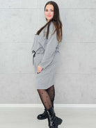 Sukienka dresowa z wiązaniem w talii – moda dla kobiet plus size Stylowa XL