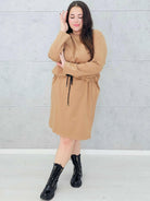 Sukienka dresowa z wiązaniem w talii – moda dla kobiet plus size Stylowa XL