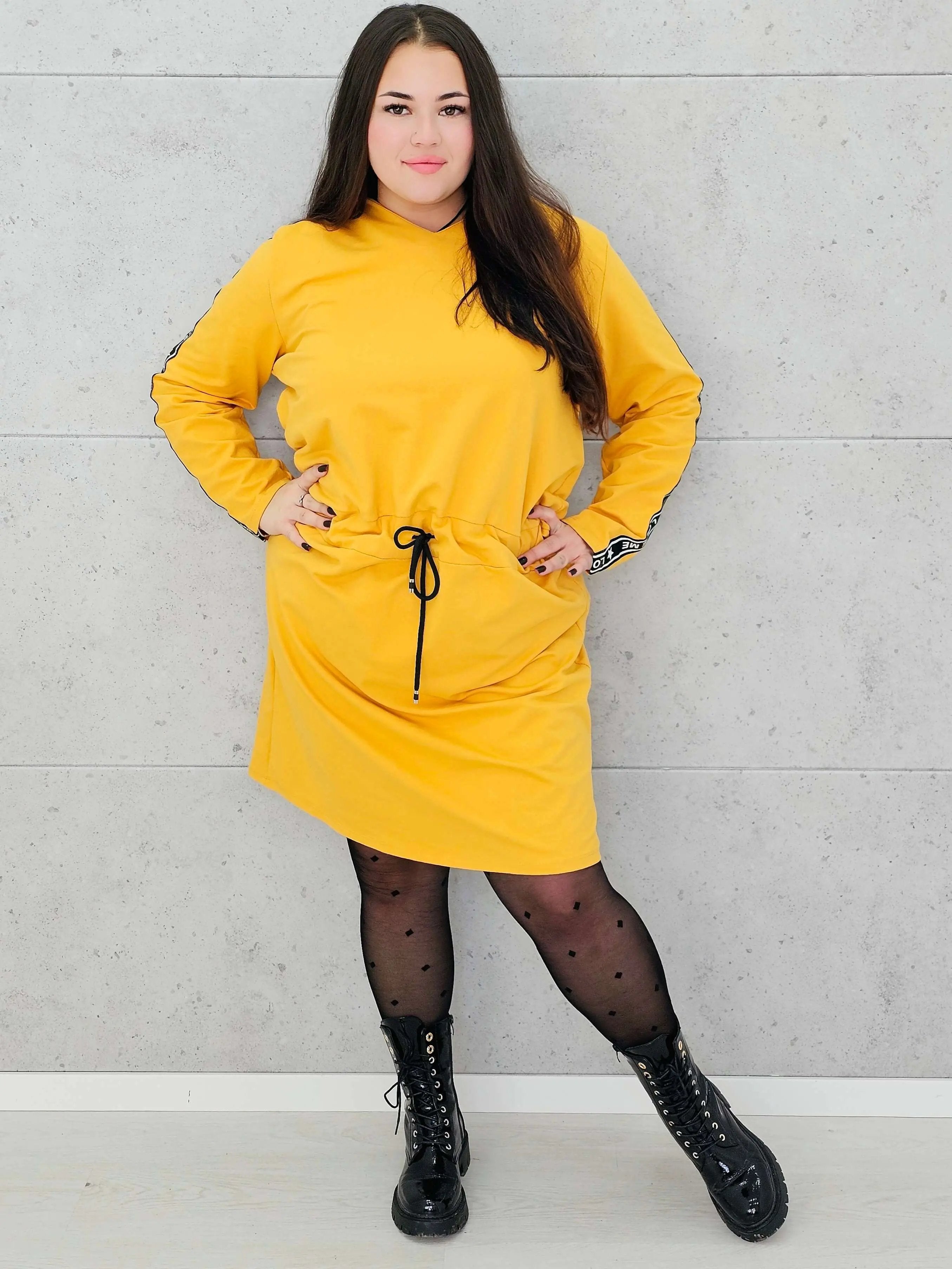 Sukienka dresowa z wiązaniem w talii i kapturem – moda dla kobiet plus size Stylowa XL