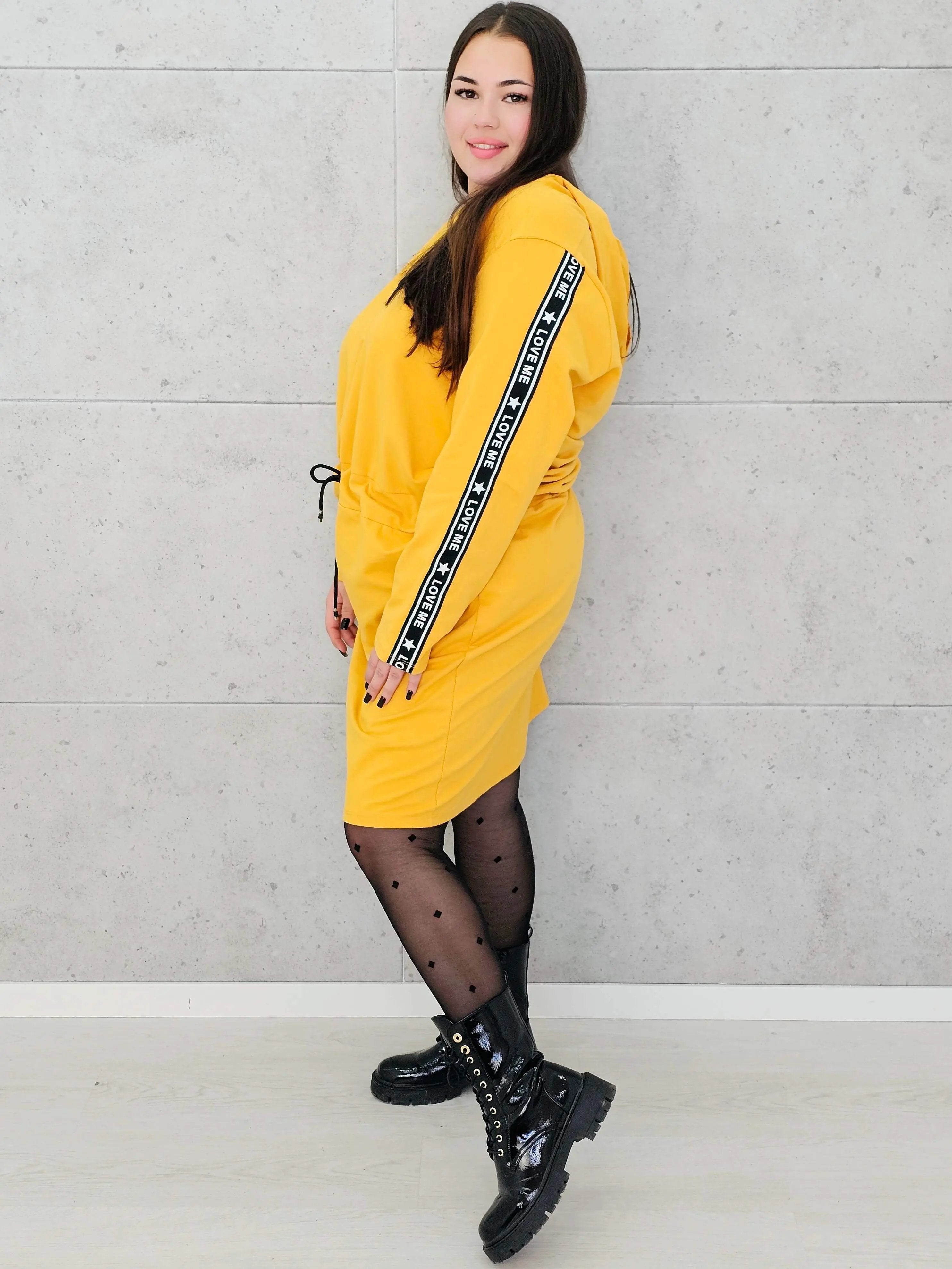 Sukienka dresowa z wiązaniem w talii i kapturem – moda dla kobiet plus size Stylowa XL