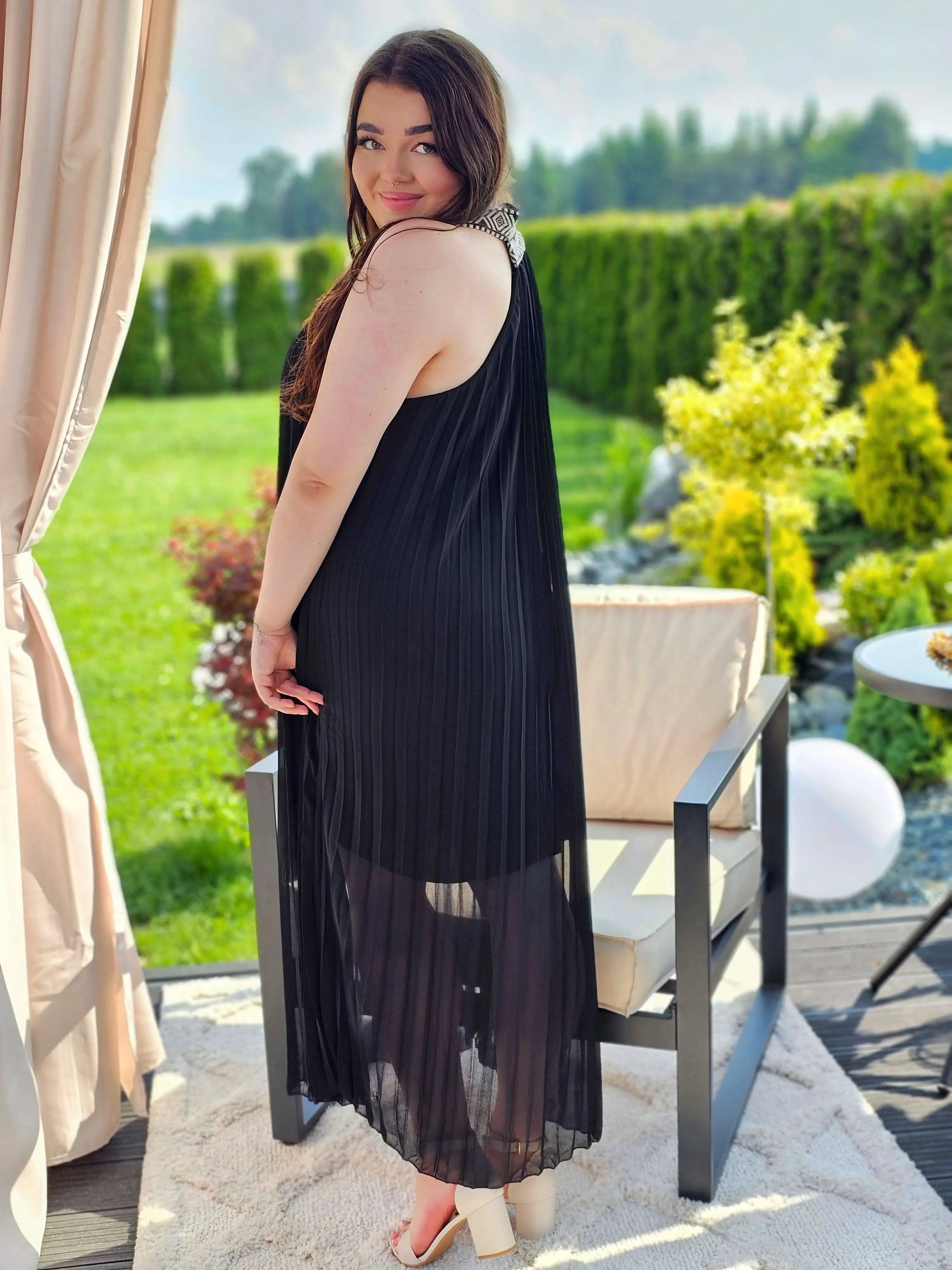 Sukienka elegancka czarna plisowana Stylowa XL