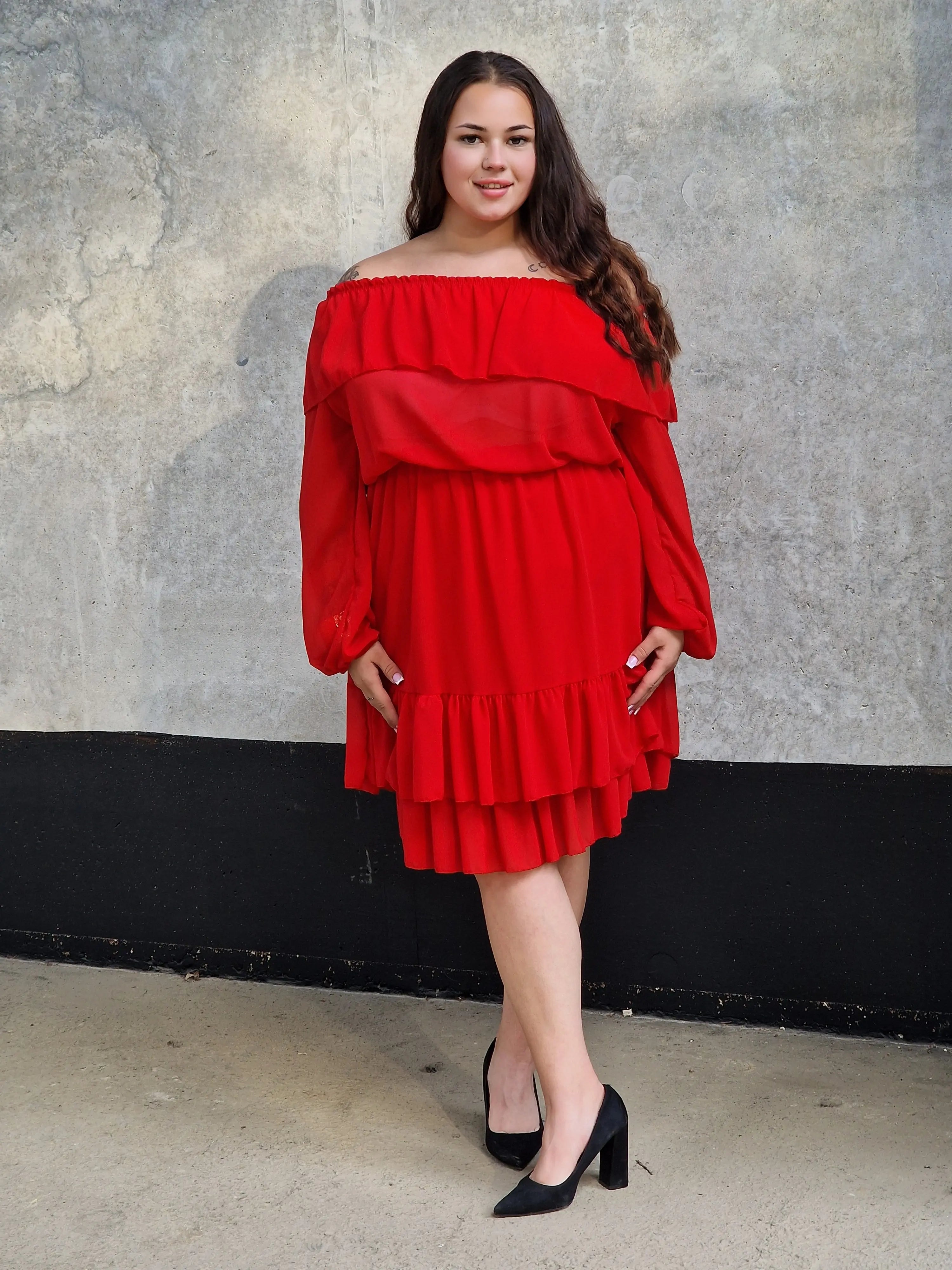 Sukienka hiszpanka plus size – zmysłowa, kobieca i modna propozycja na każdą okazję Stylowa XL