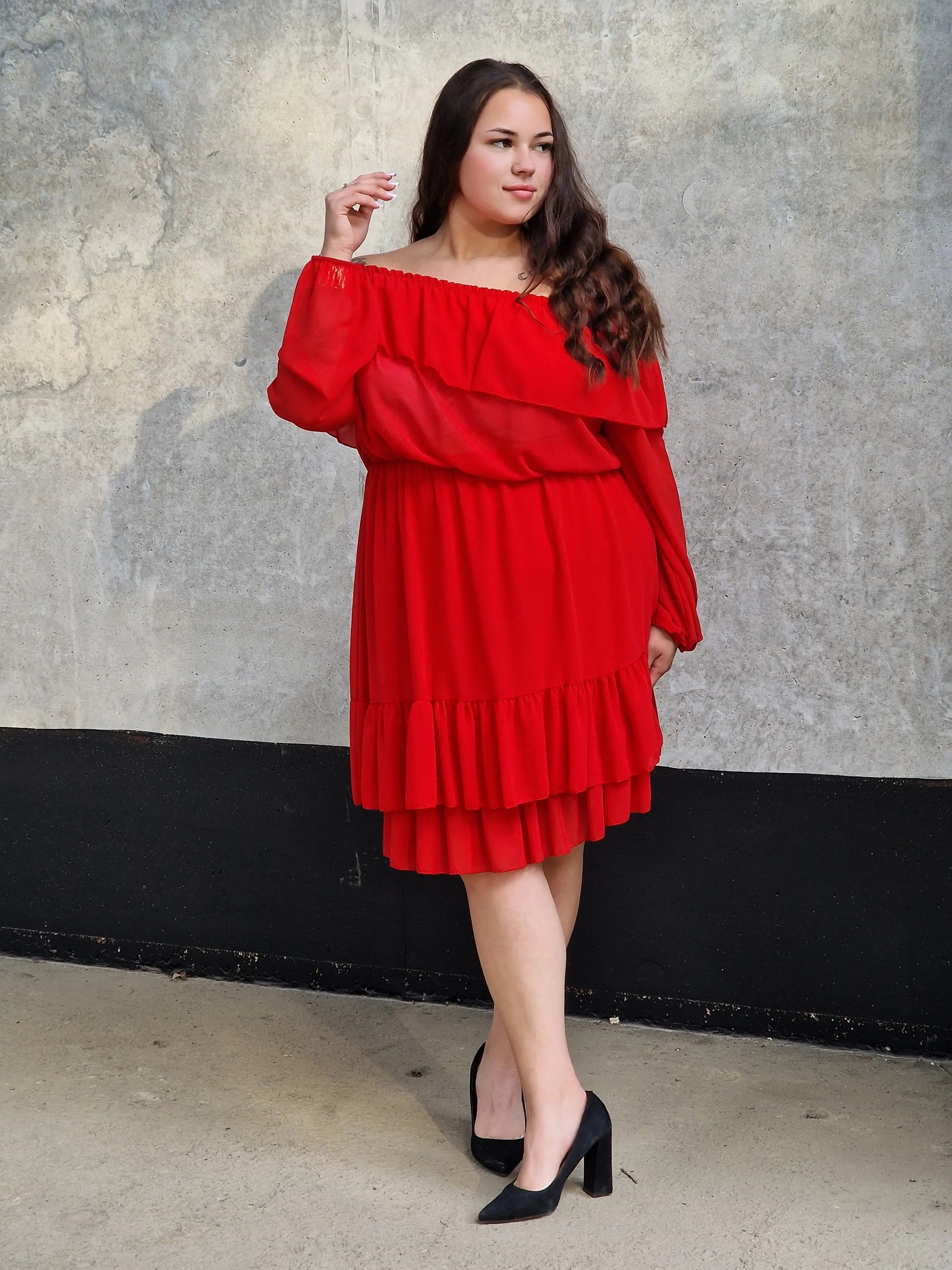 Sukienka hiszpanka plus size – zmysłowa, kobieca i modna propozycja na każdą okazję Stylowa XL