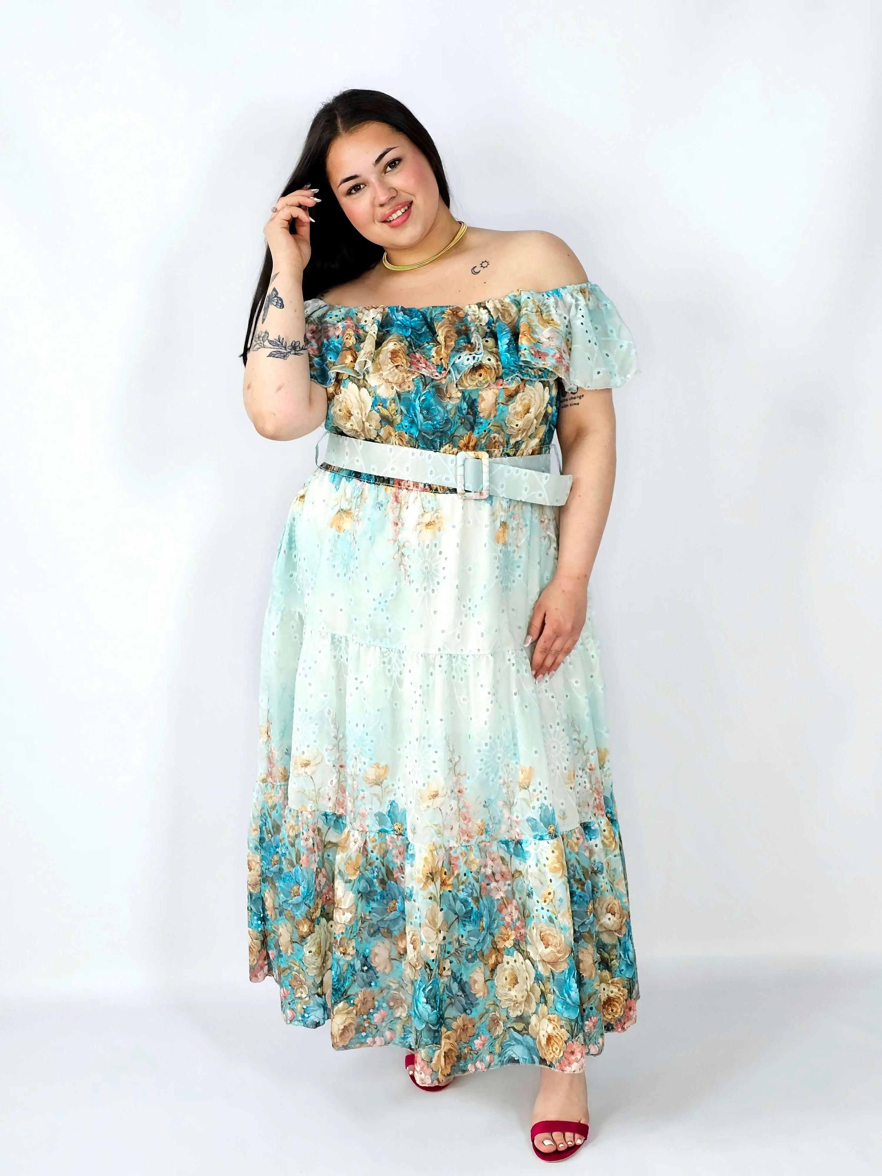 Sukienka hiszpanka plus size haftowana – romantyczna lekkość i styl XXL Stylowa XL