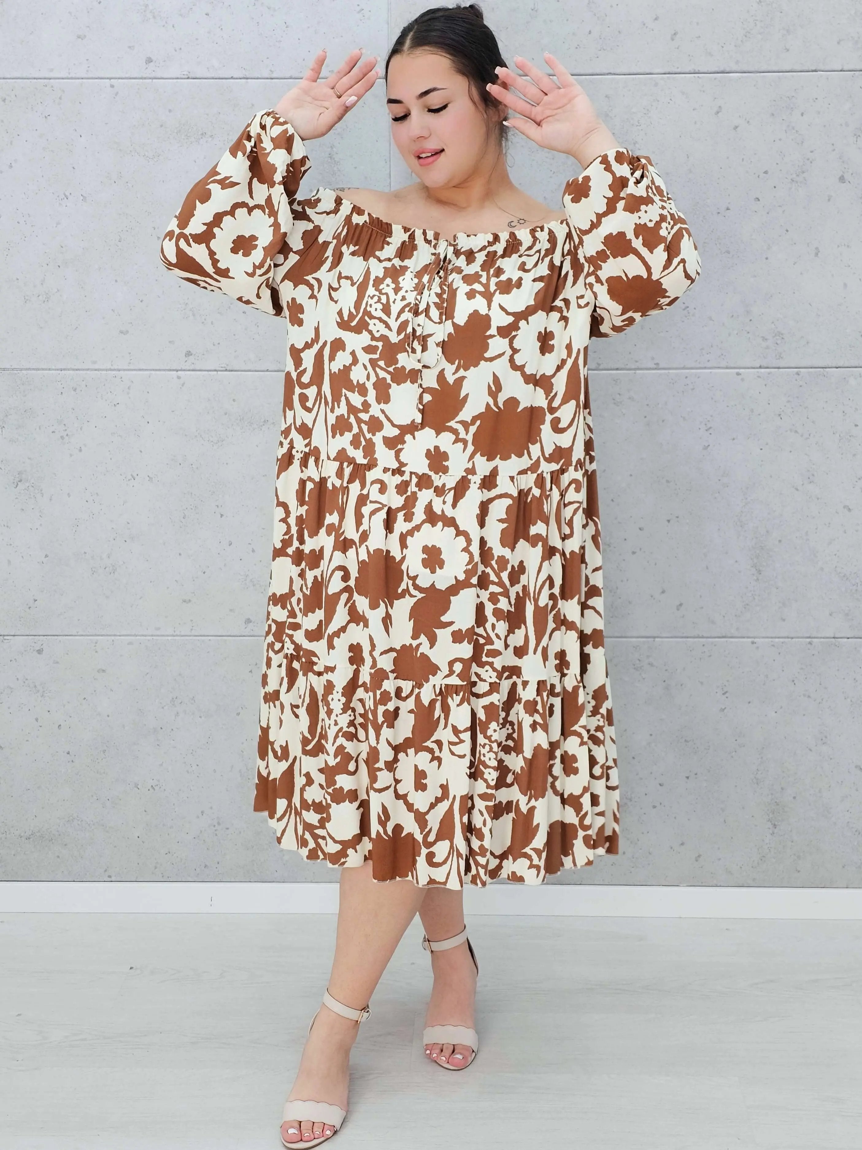 Sukienka hiszpanka w brązowe kwiaty Stylowa XL