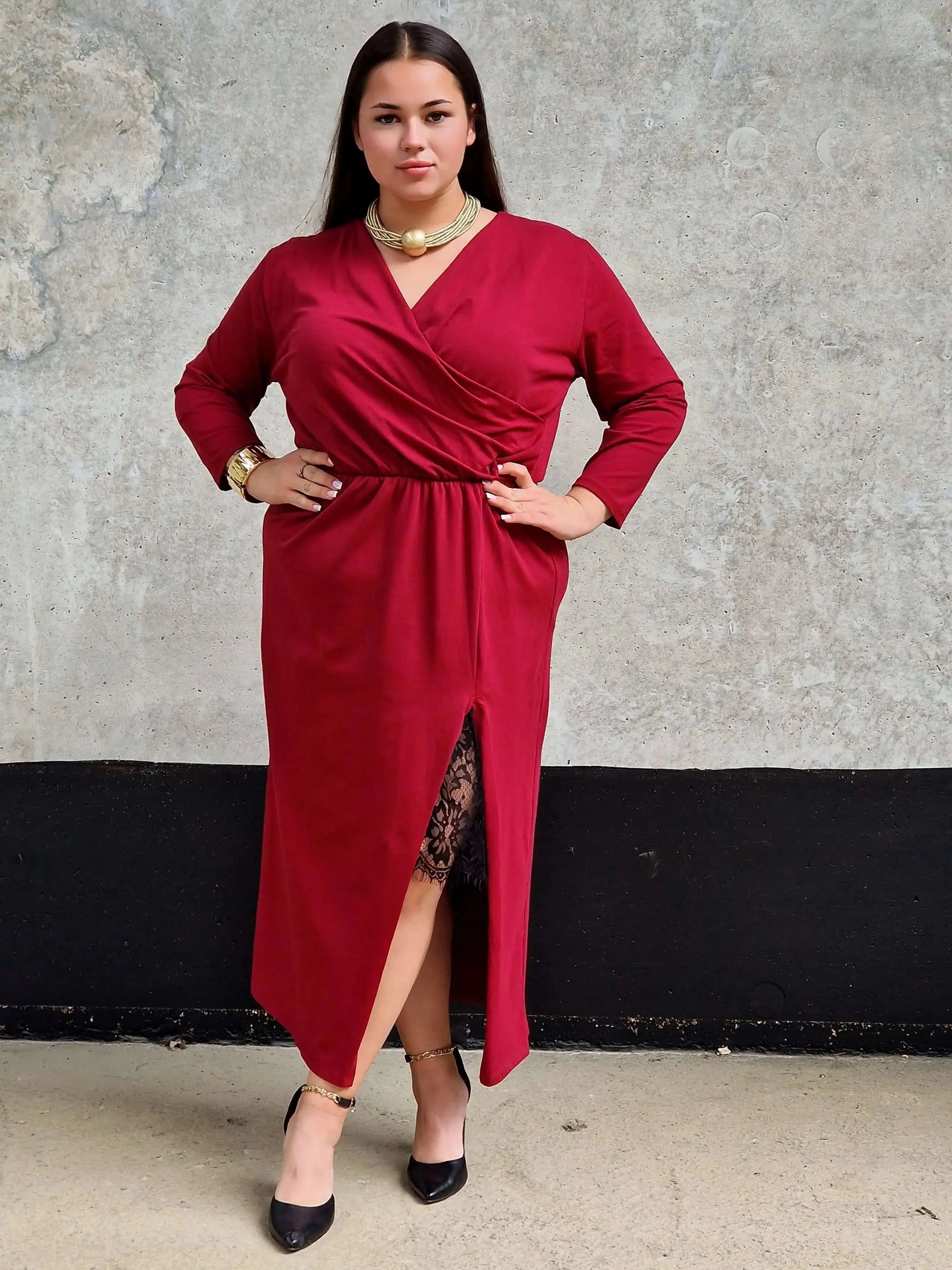 Sukienka kopertowa maxi z koronkową wstawką Stylowa XL