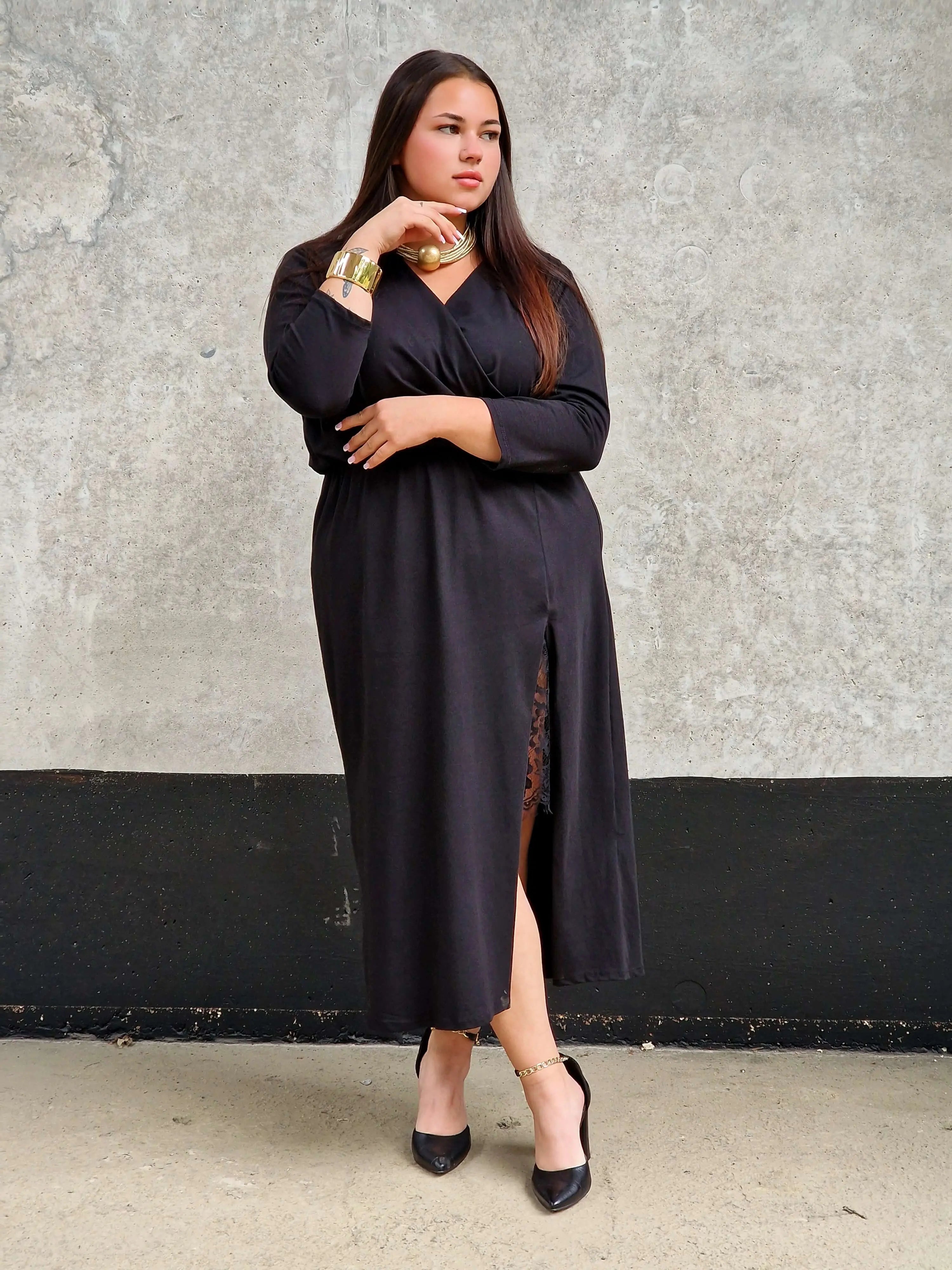 Sukienka kopertowa maxi z koronkową wstawką Stylowa XL