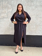 Sukienka kopertowa maxi z koronkową wstawką Stylowa XL