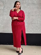 Sukienka kopertowa maxi z koronkową wstawką Stylowa XL