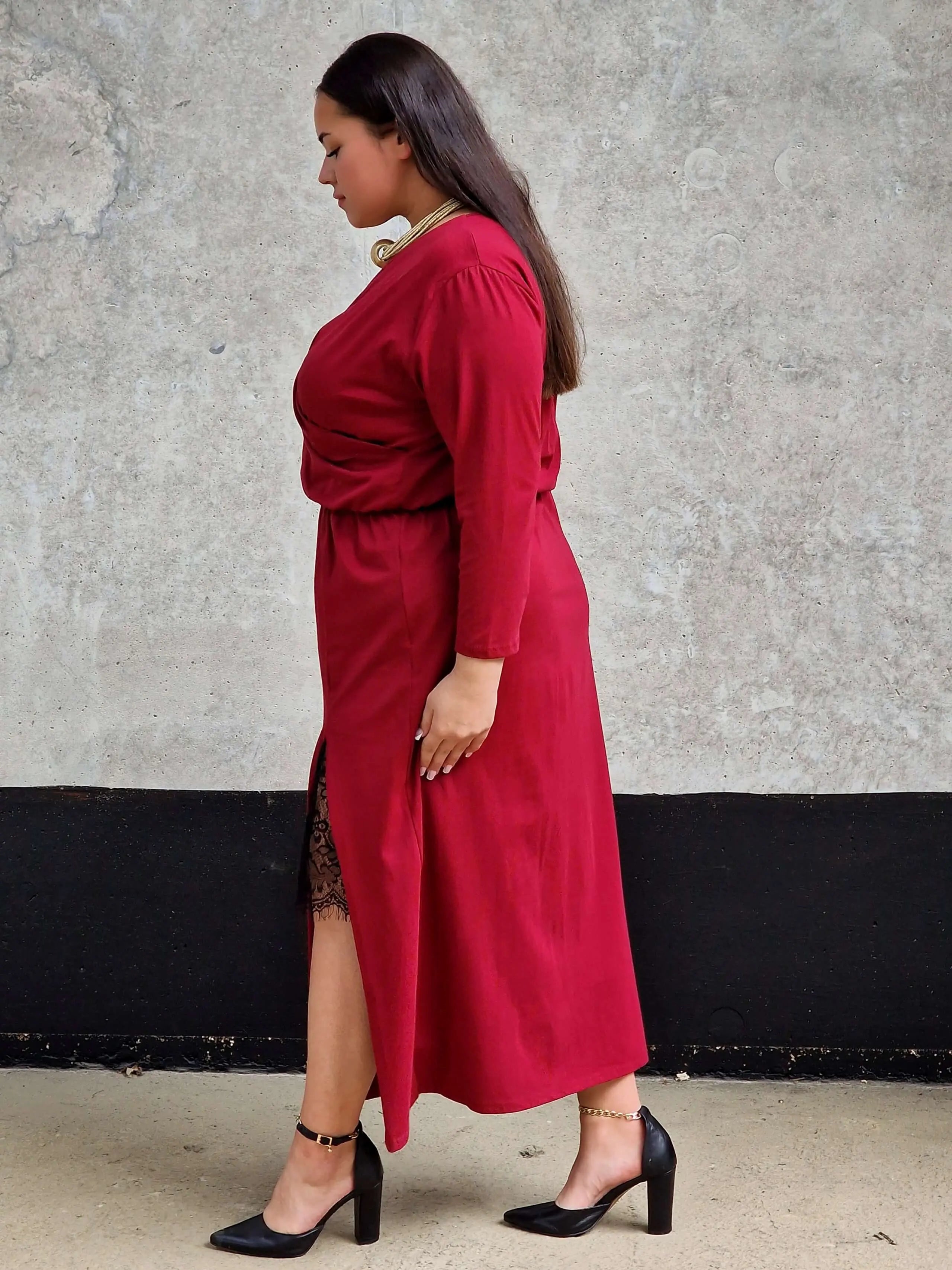 Sukienka kopertowa maxi z koronkową wstawką Stylowa XL