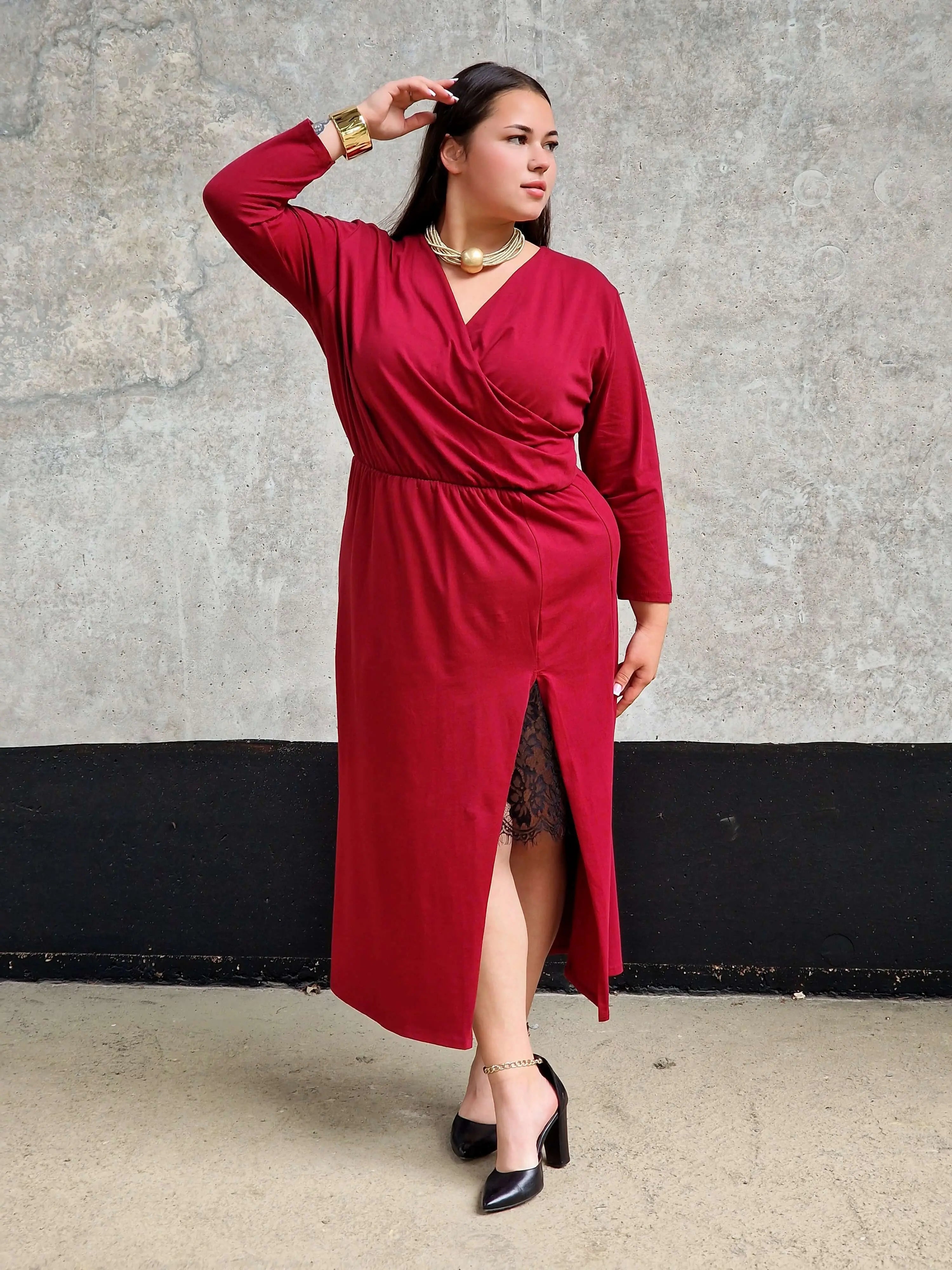 Sukienka kopertowa maxi z koronkową wstawką Stylowa XL