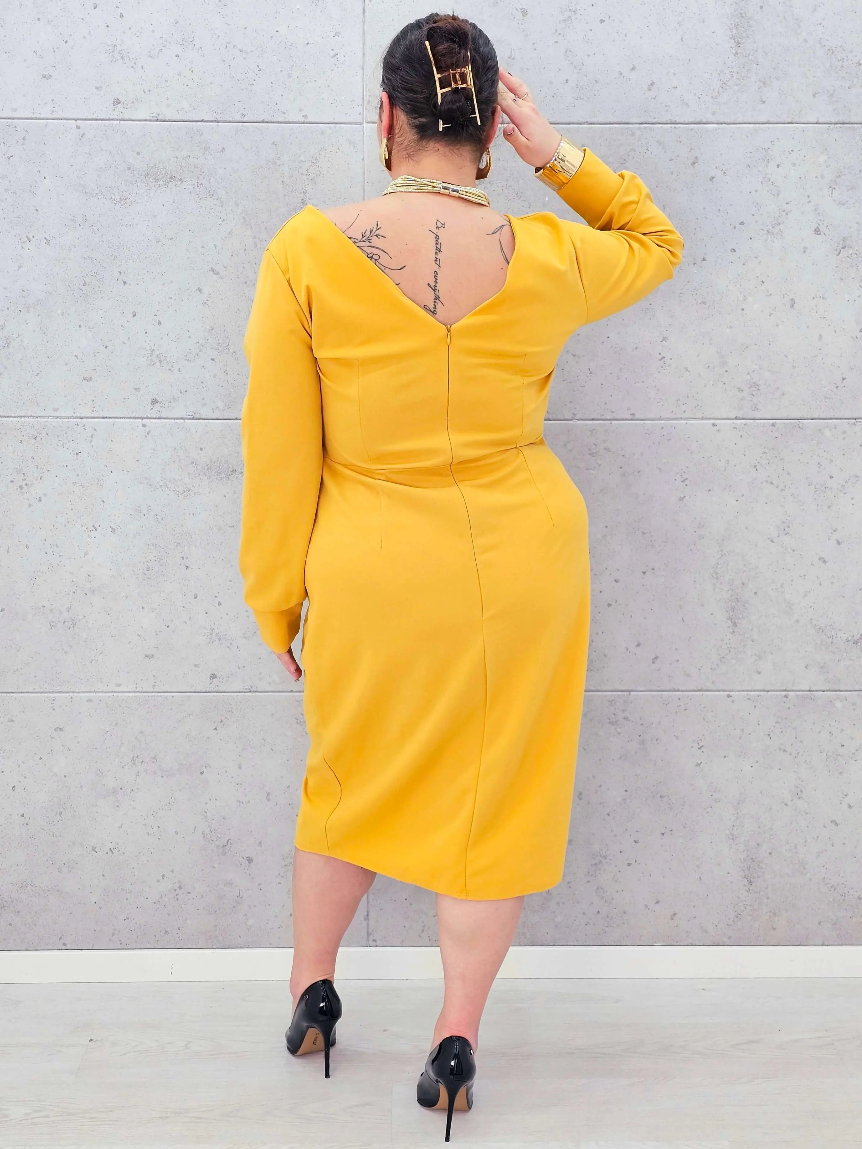 Sukienka kopertowa midi z dekoltem V– moda dla kobiet plus size Stylowa XL