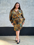 Sukienka kopertowa plus size – elegancja i kobiecy urok w najlepszym wydaniu Stylowa XL