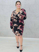 Sukienka kopertowa plus size w kwiaty – elegancja i kobiecy szyk Stylowa XL