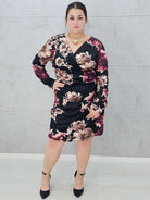 Sukienka kopertowa plus size w kwiaty – elegancja i kobiecy szyk Stylowa XL