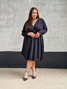 Sukienka kopertowa z efektem bombki- moda Plus Size Stylowa XL