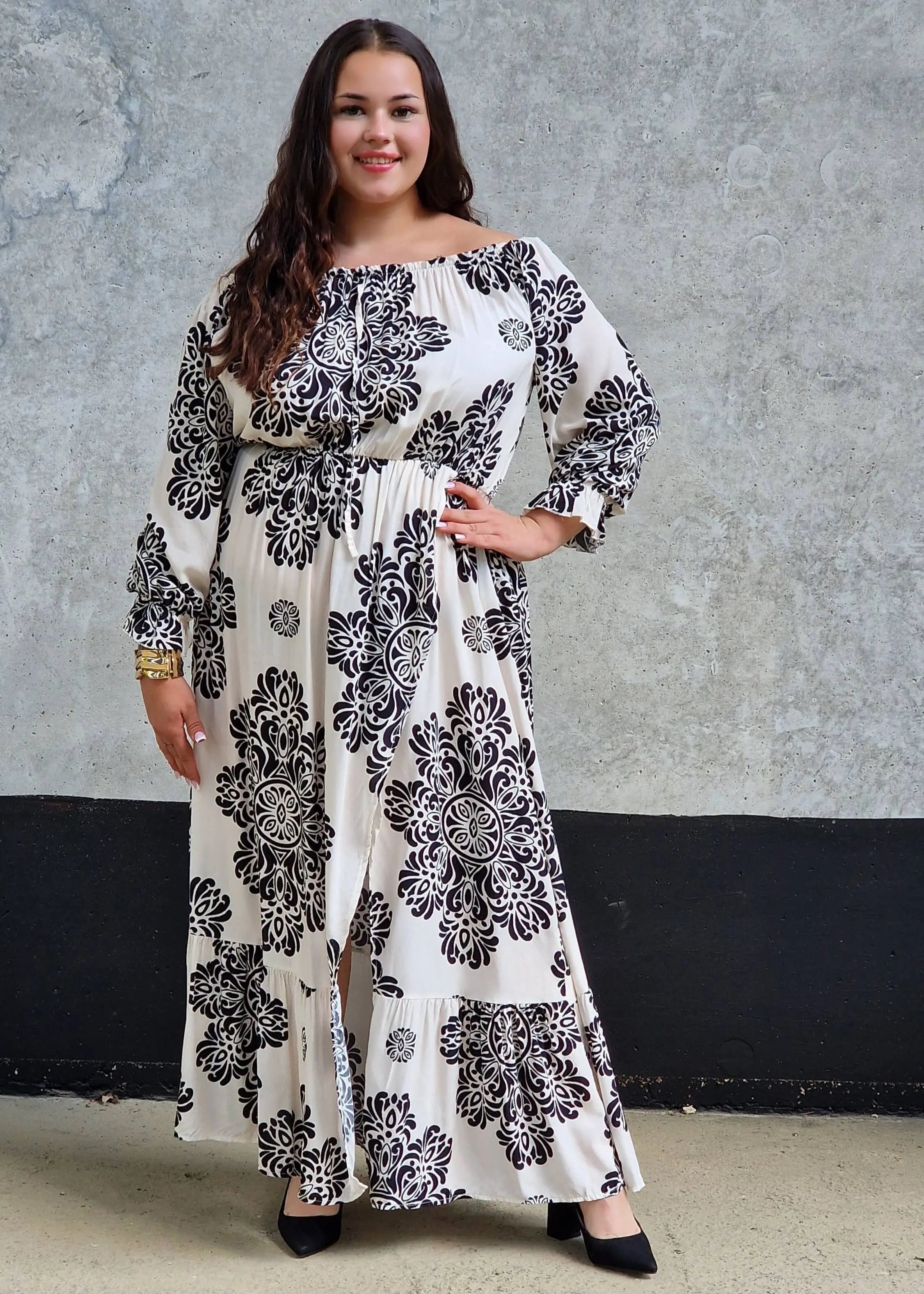 Sukienka maxi hiszpanka z rozcięciem Stylowa XL