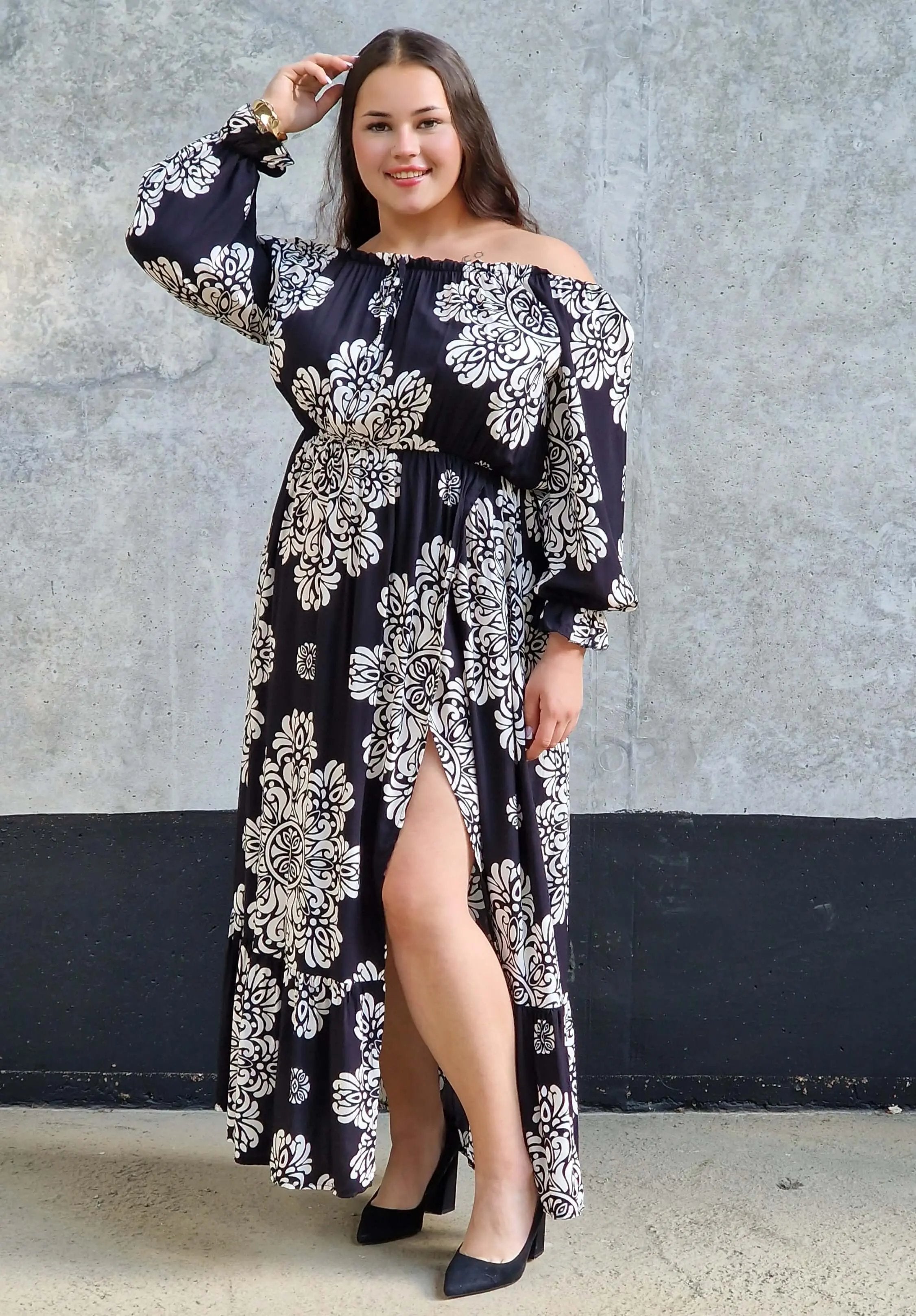 Sukienka maxi hiszpanka z rozcięciem Stylowa XL