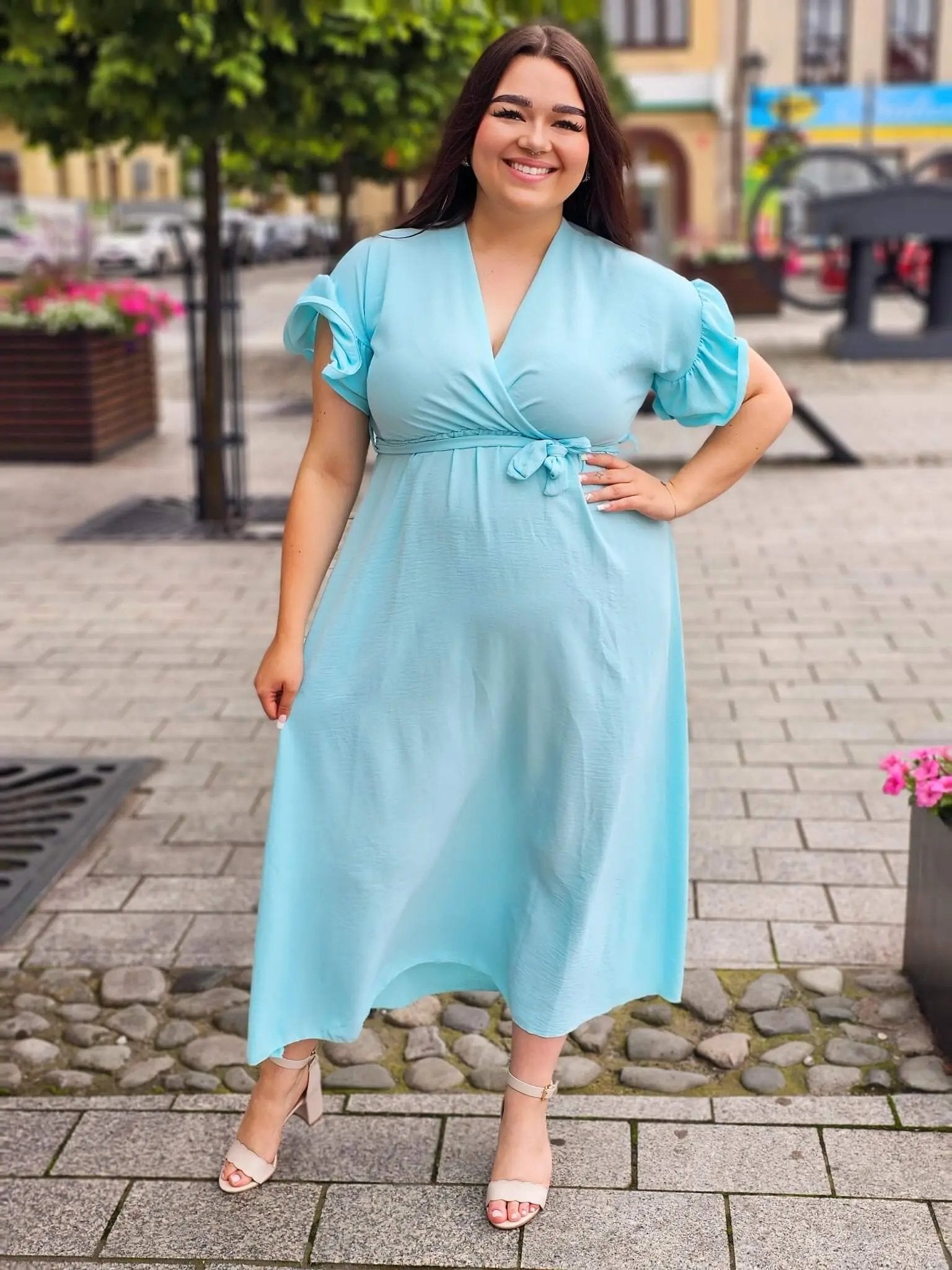 Sukienka maxi z falbankowym rękawkiem Stylowa XL