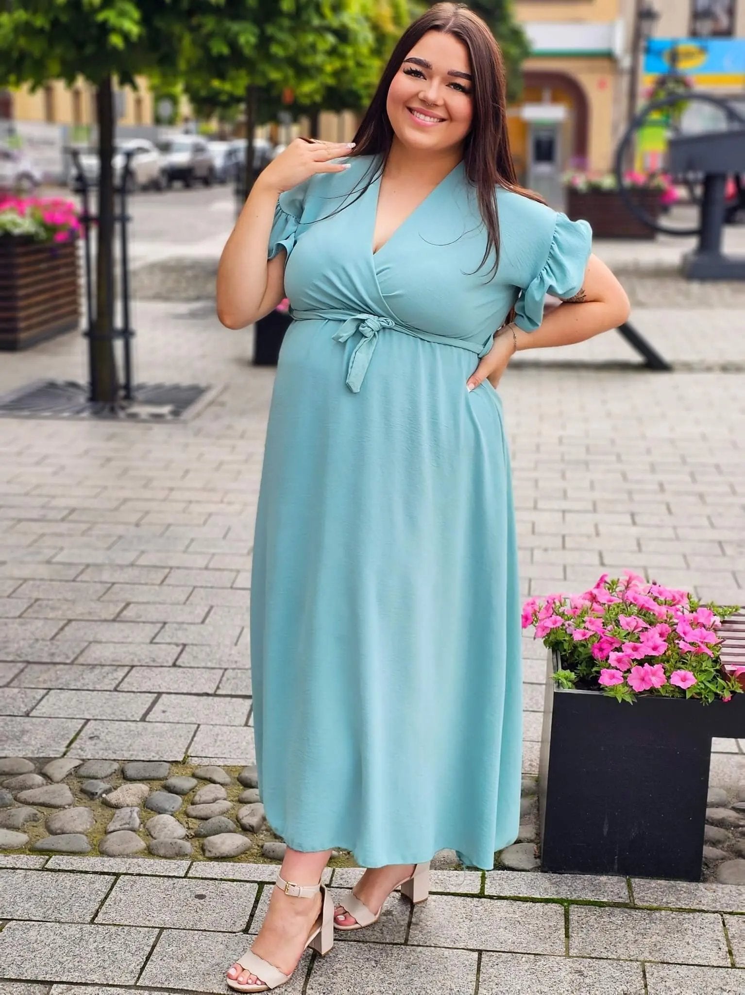 Sukienka maxi z falbankowym rękawkiem Stylowa XL