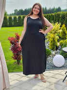 Sukienka maxi z ozdobnymi klamerkami Stylowa XL