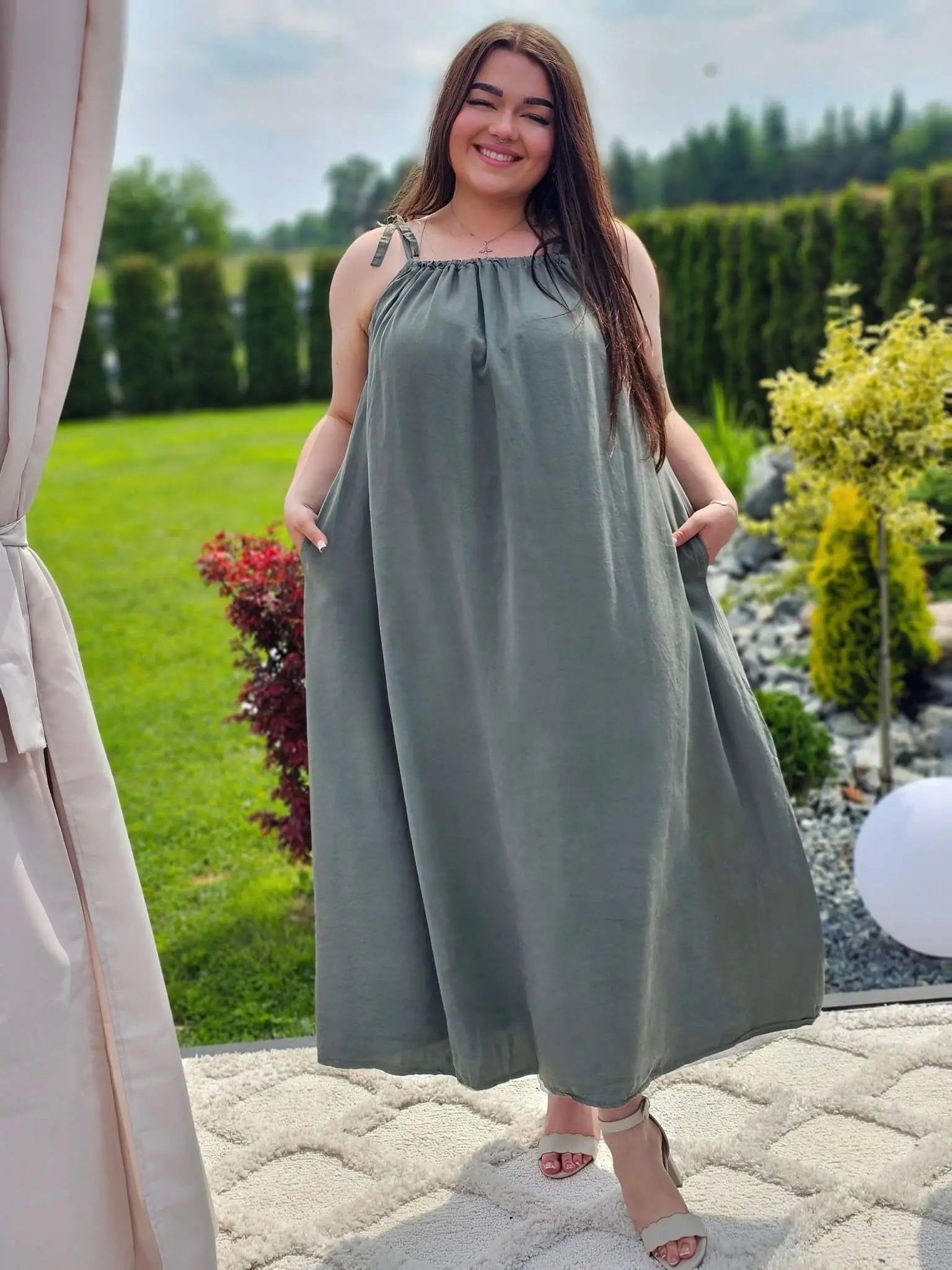 Sukienka maxi z wiązaniem na ramionach Stylowa XL