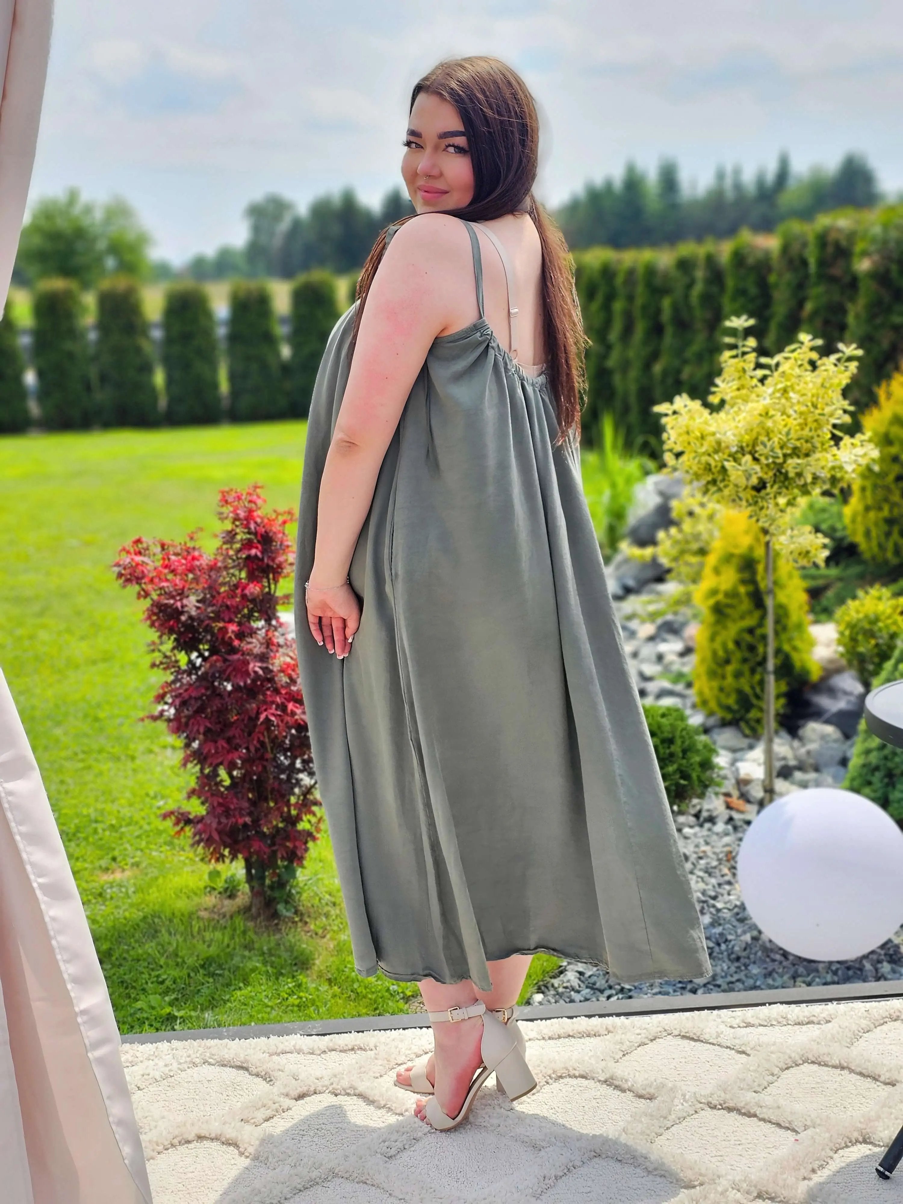 Sukienka maxi z wiązaniem na ramionach Stylowa XL