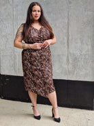 Sukienka midi w zwierzęce wzory Stylowa XL