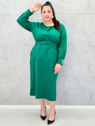 Sukienka midi z paskiem i eleganckimi rękawami – moda plus size. Stylowa XL