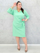 Sukienka midi z wiązaniem – elegancka propozycja plus size dla kobiet XXL Stylowa XL