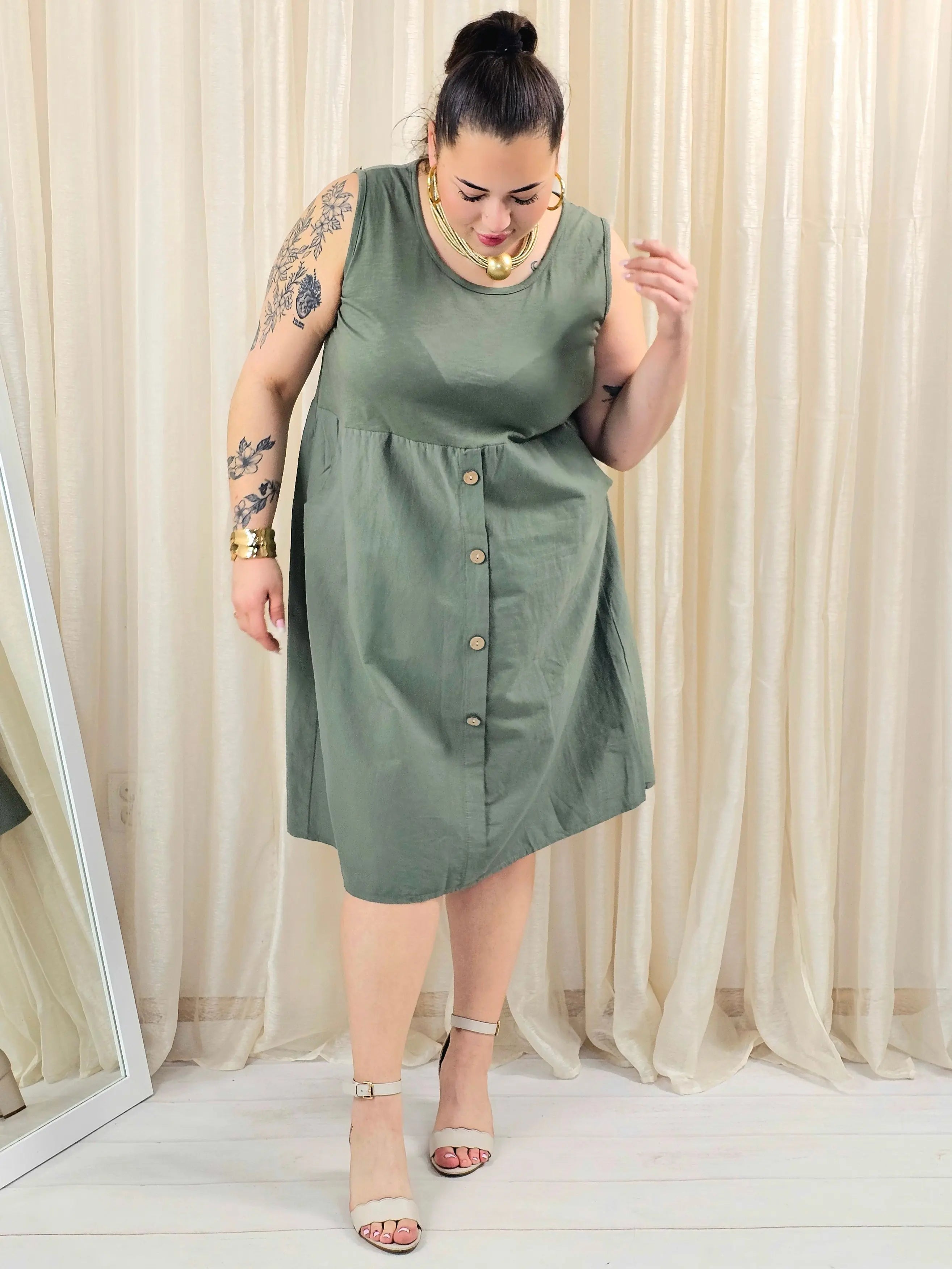 Sukienka odcinana pod biustem dołem ozdobne guziczki w kilku kolorach Stylowa XL