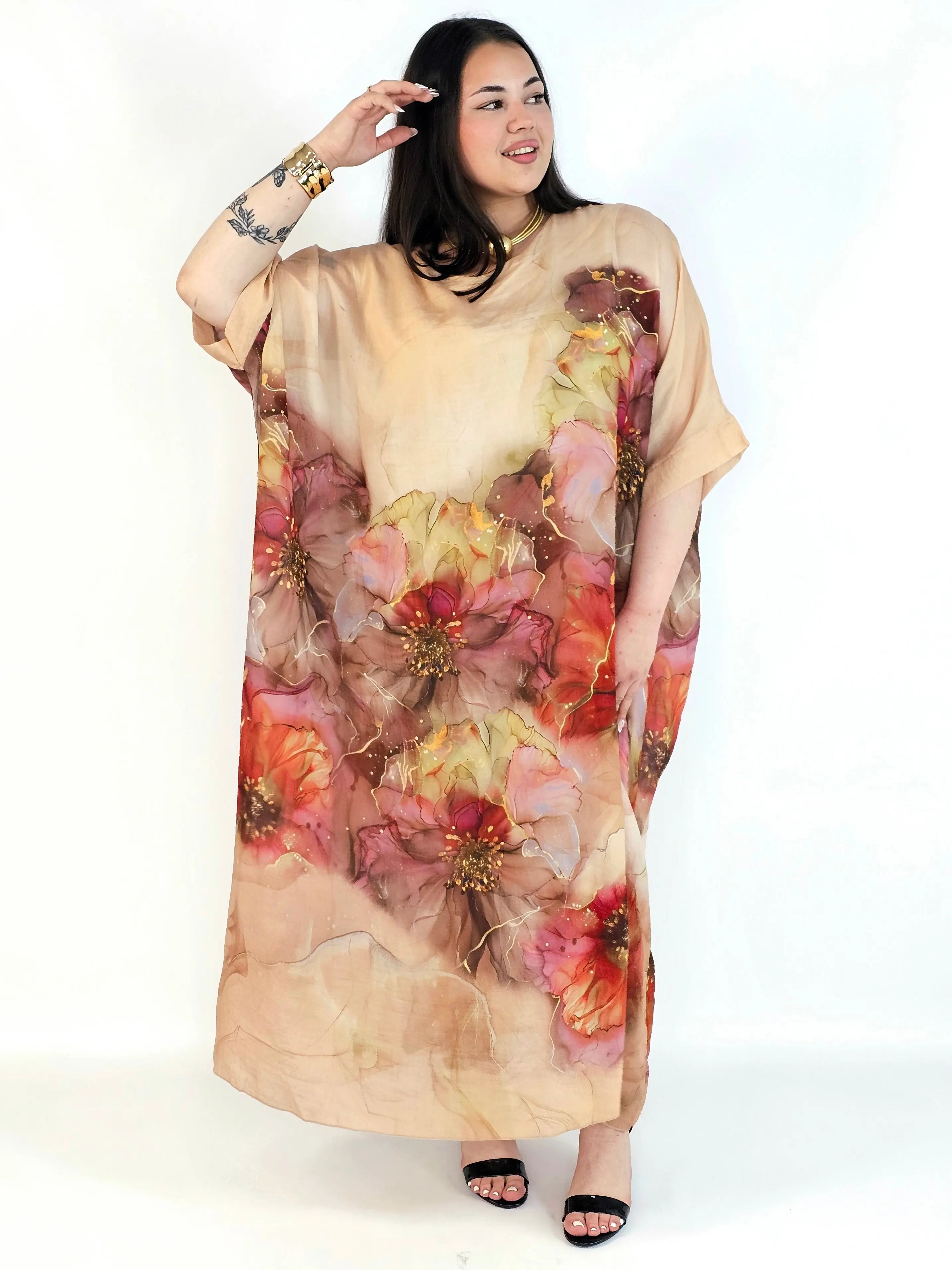 Sukienka oversize plus size – artystyczny styl i letnia swoboda Stylowa XL