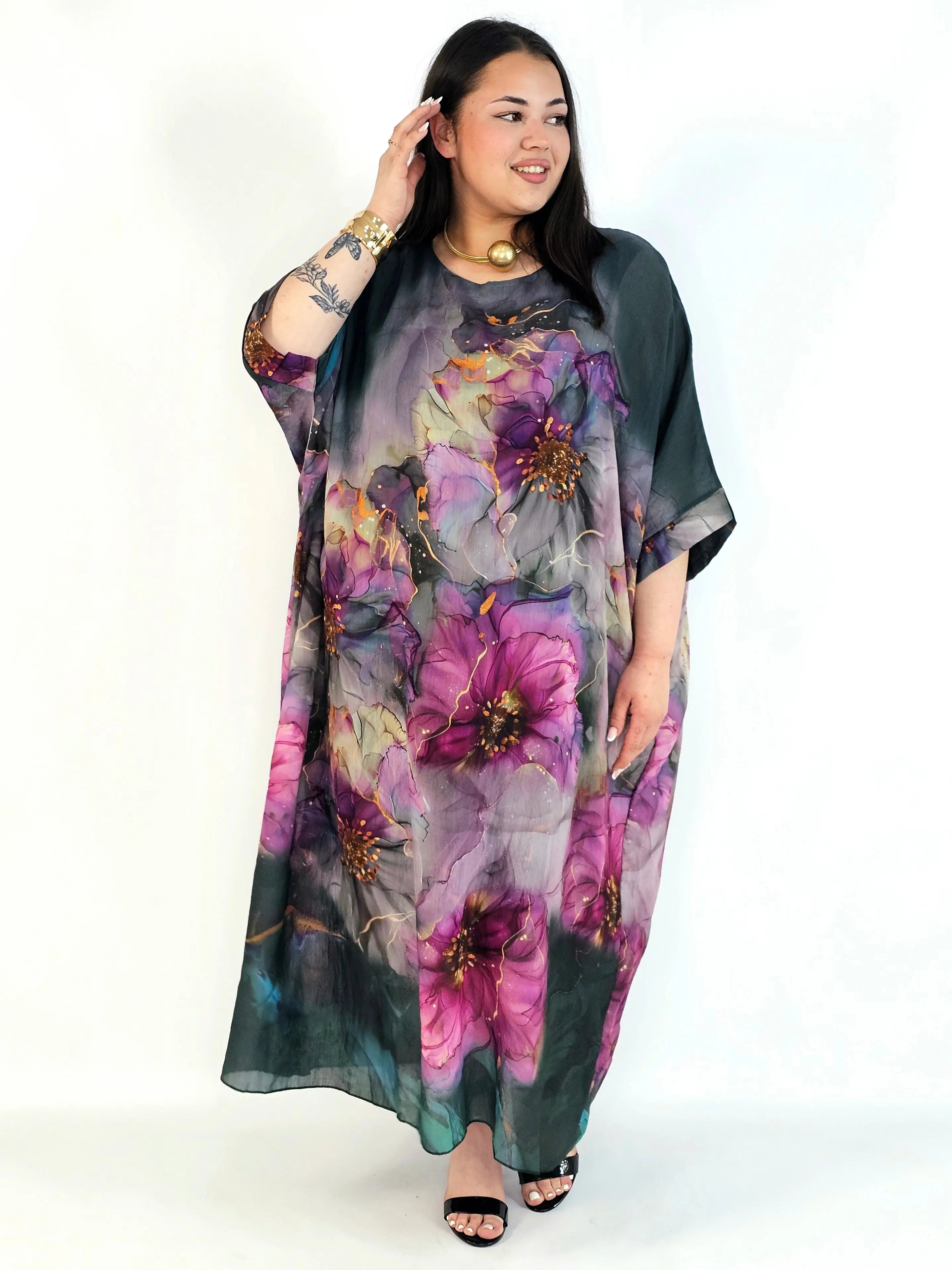 Sukienka oversize plus size – artystyczny styl i letnia swoboda Stylowa XL