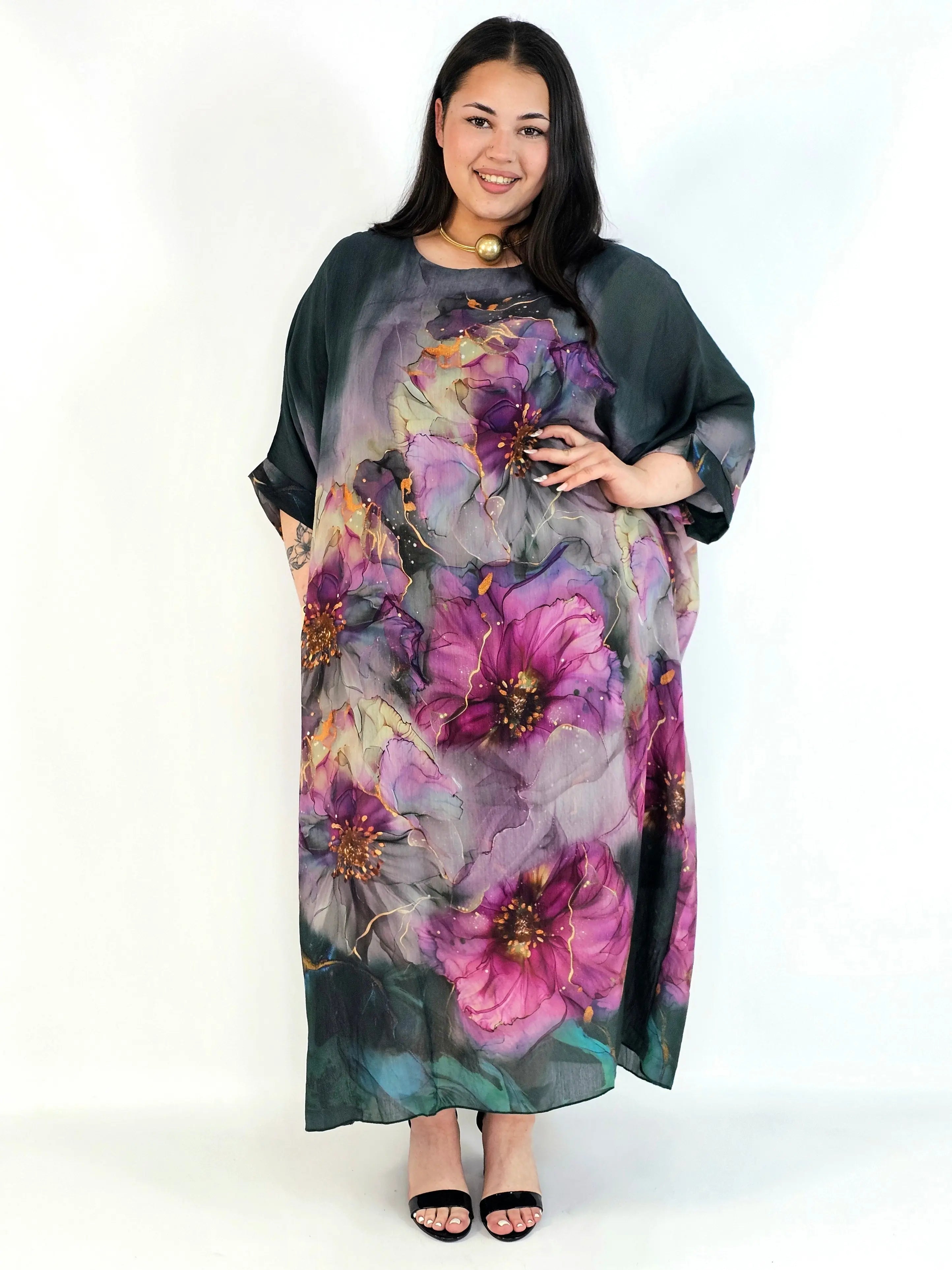 Sukienka oversize plus size – artystyczny styl i letnia swoboda Stylowa XL