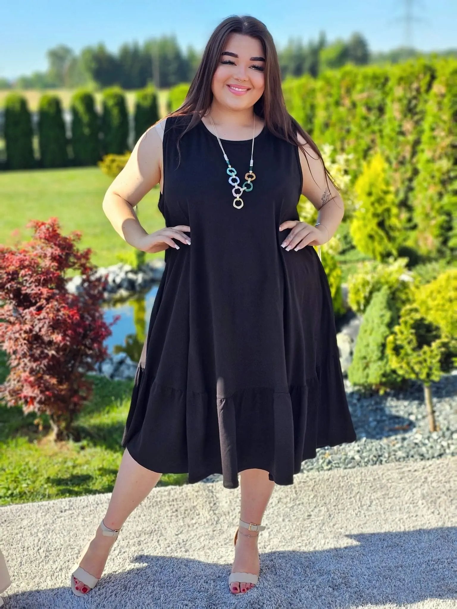 Sukienka oversize z falbaną Stylowa XL