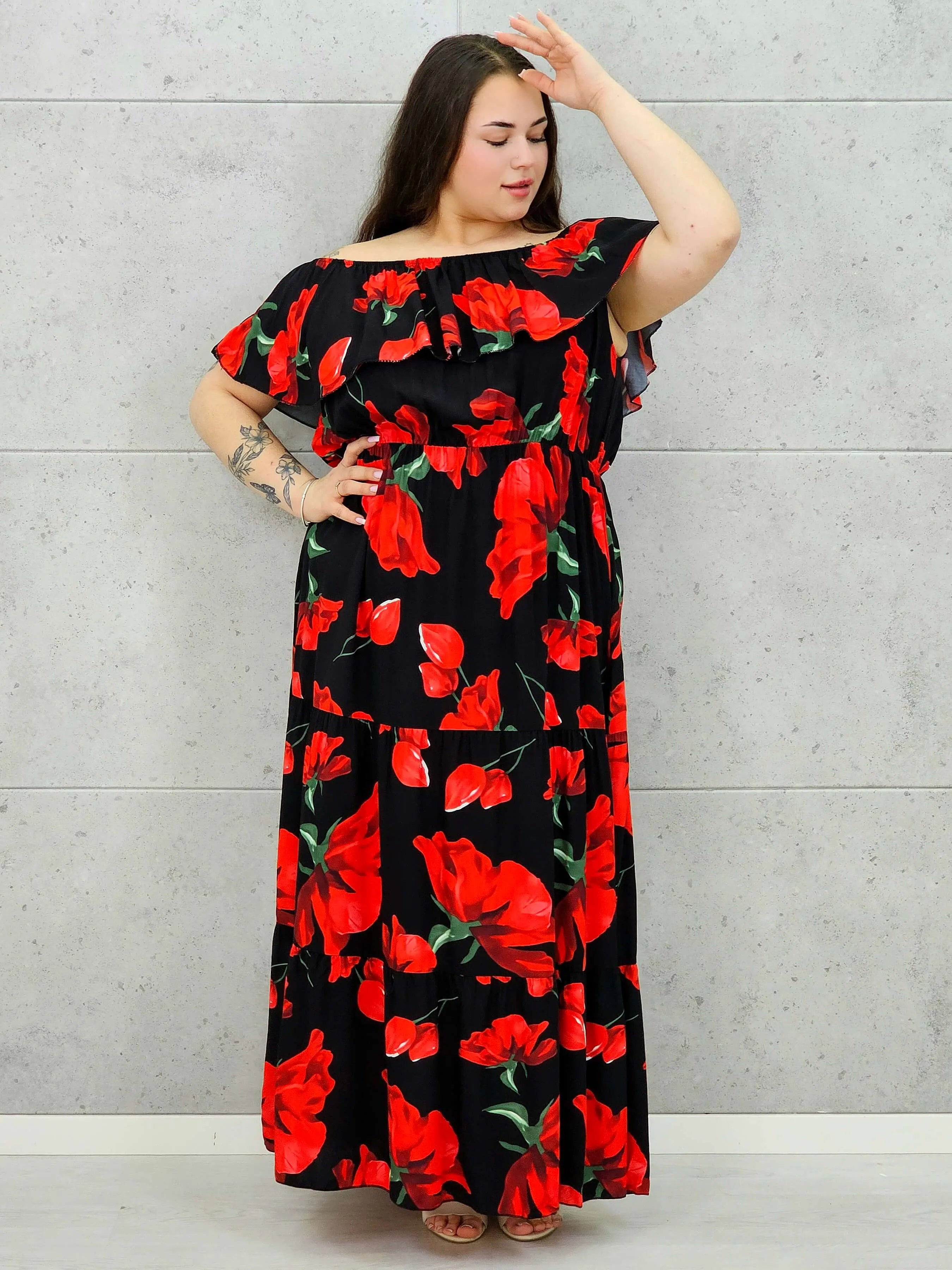Sukienka plus size StylowaXL – kobiecy styl i lekkość w czerwone maki XXL Stylowa XL